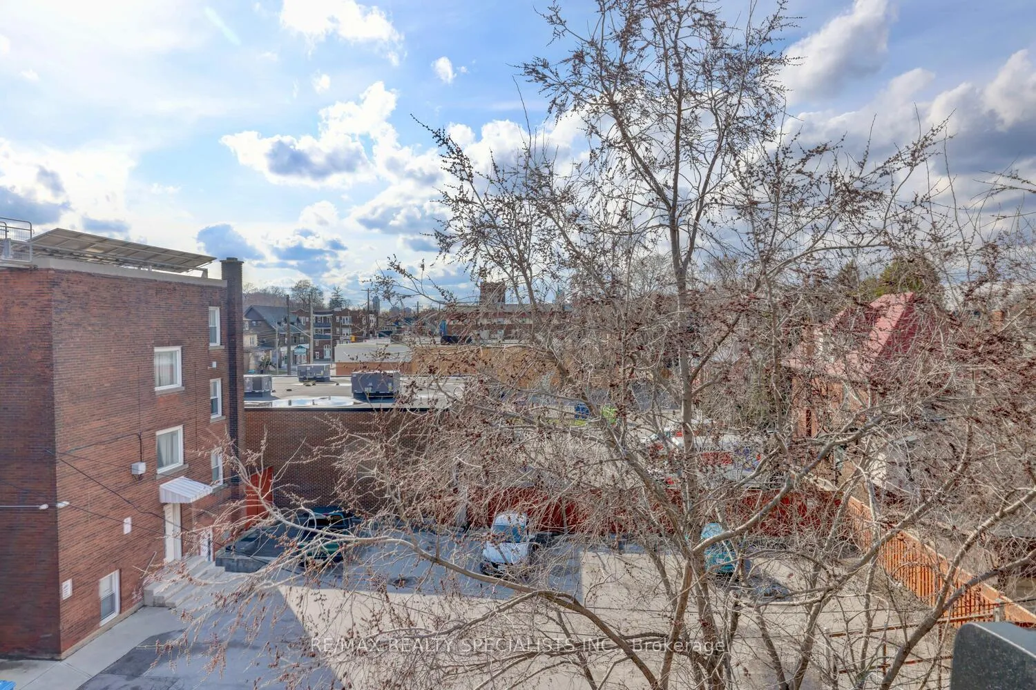 Photo 15 of Unit 3rd Flr, 118 Fairholt Road S, Hamilton, Stipley — HOMEH