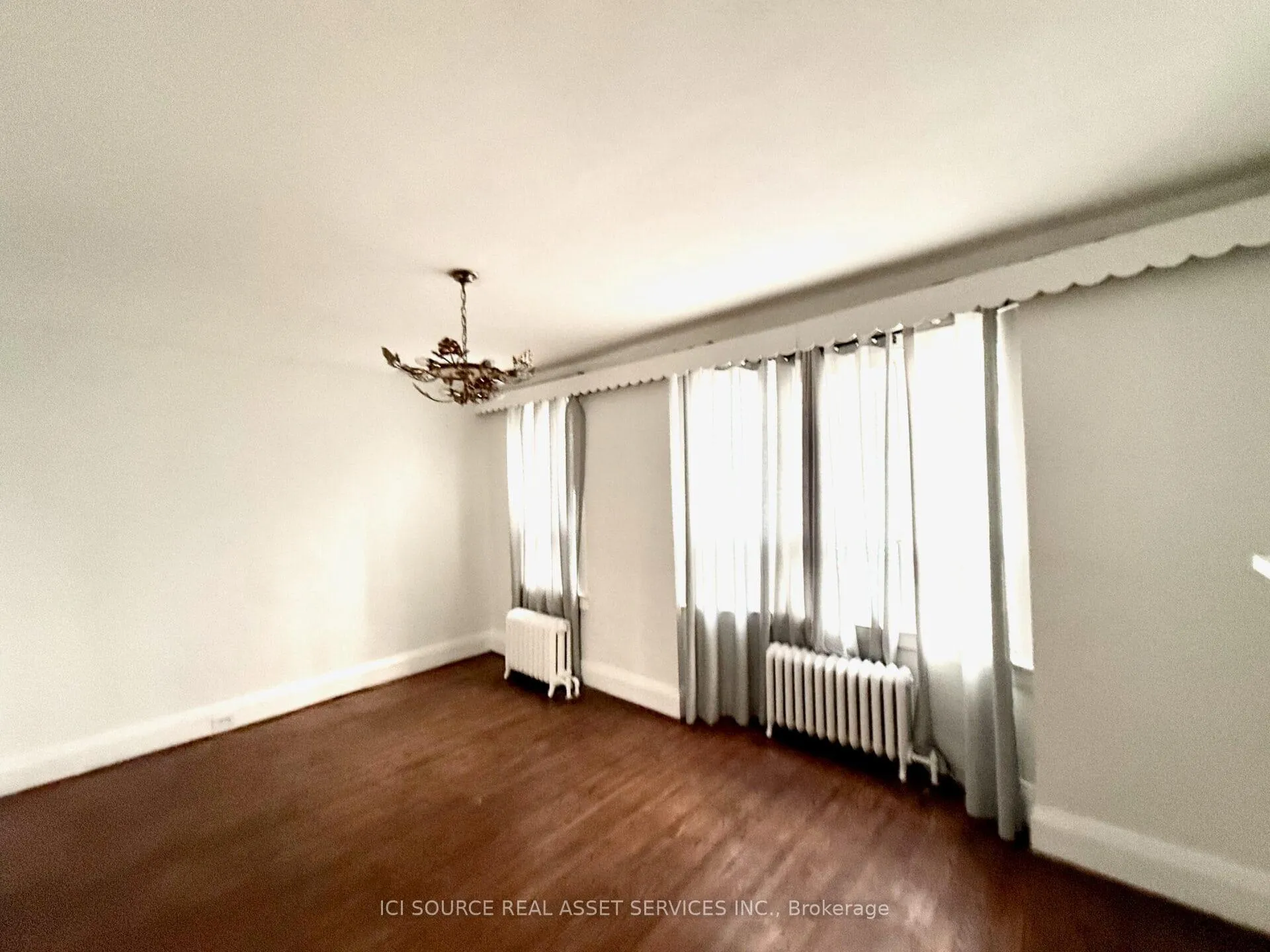 Photo 2 of Unit Floor 3, 862 Danforth Avenue, Toronto, Danforth — HOMEH