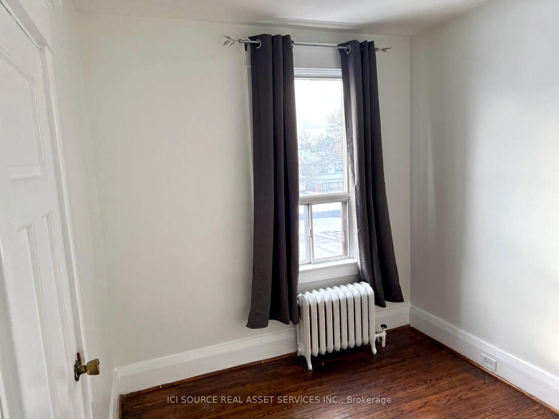 Photo 6 of Unit Floor 3, 862 Danforth Avenue, Toronto, Danforth — HOMEH