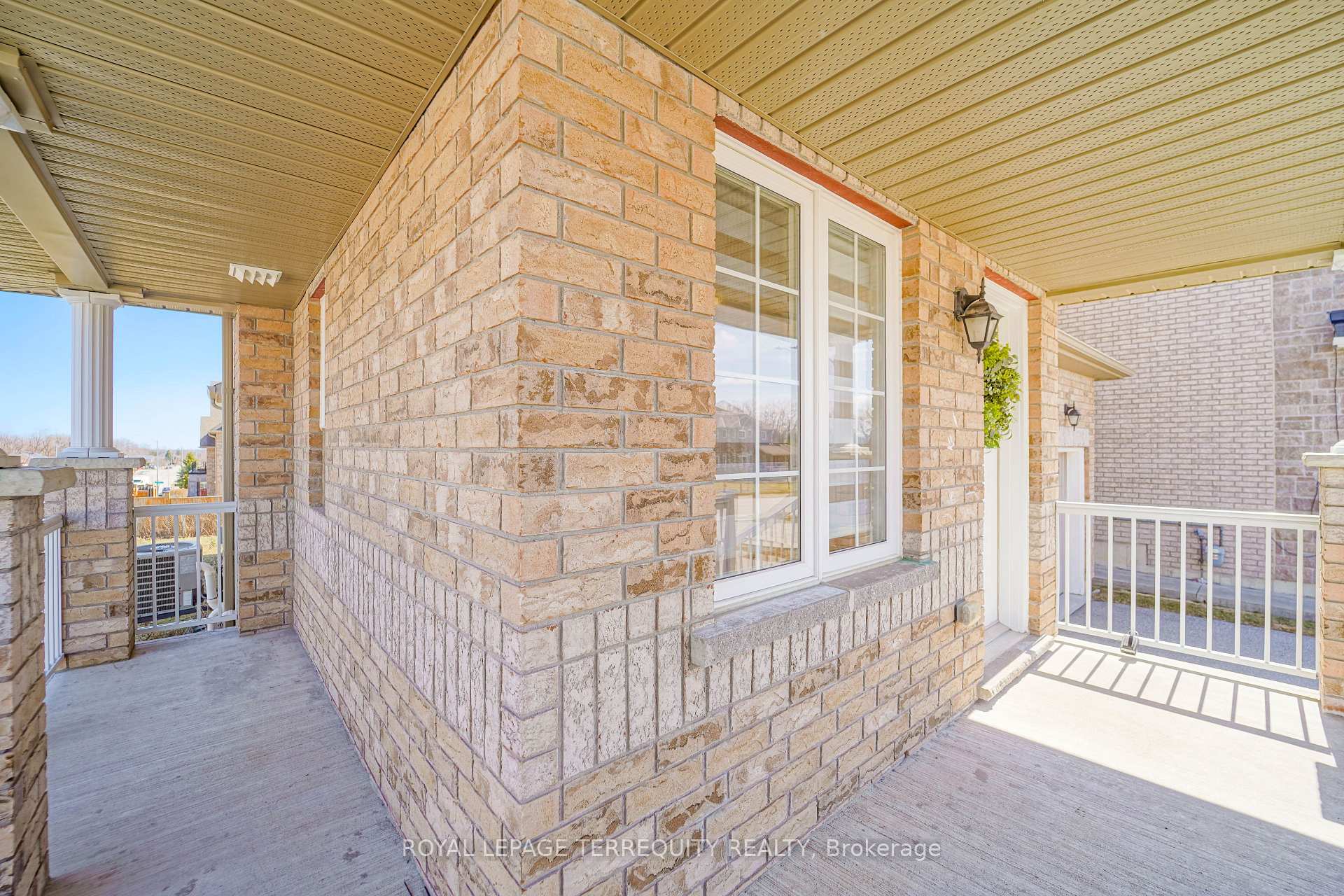 Photo 10 of 2251 Whitewood Crescent, Innisfil, Alcona — HOMEH