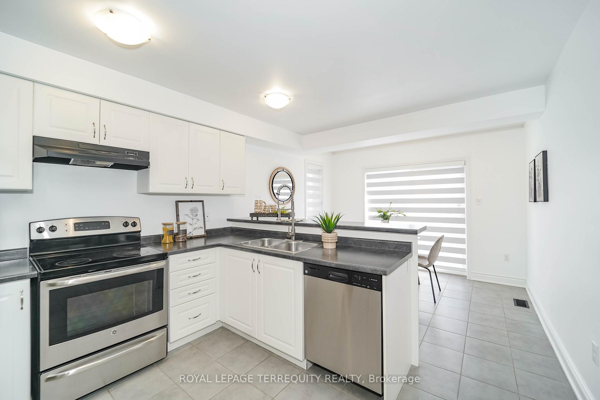 Photo 16 of 2251 Whitewood Crescent, Innisfil, Alcona — HOMEH