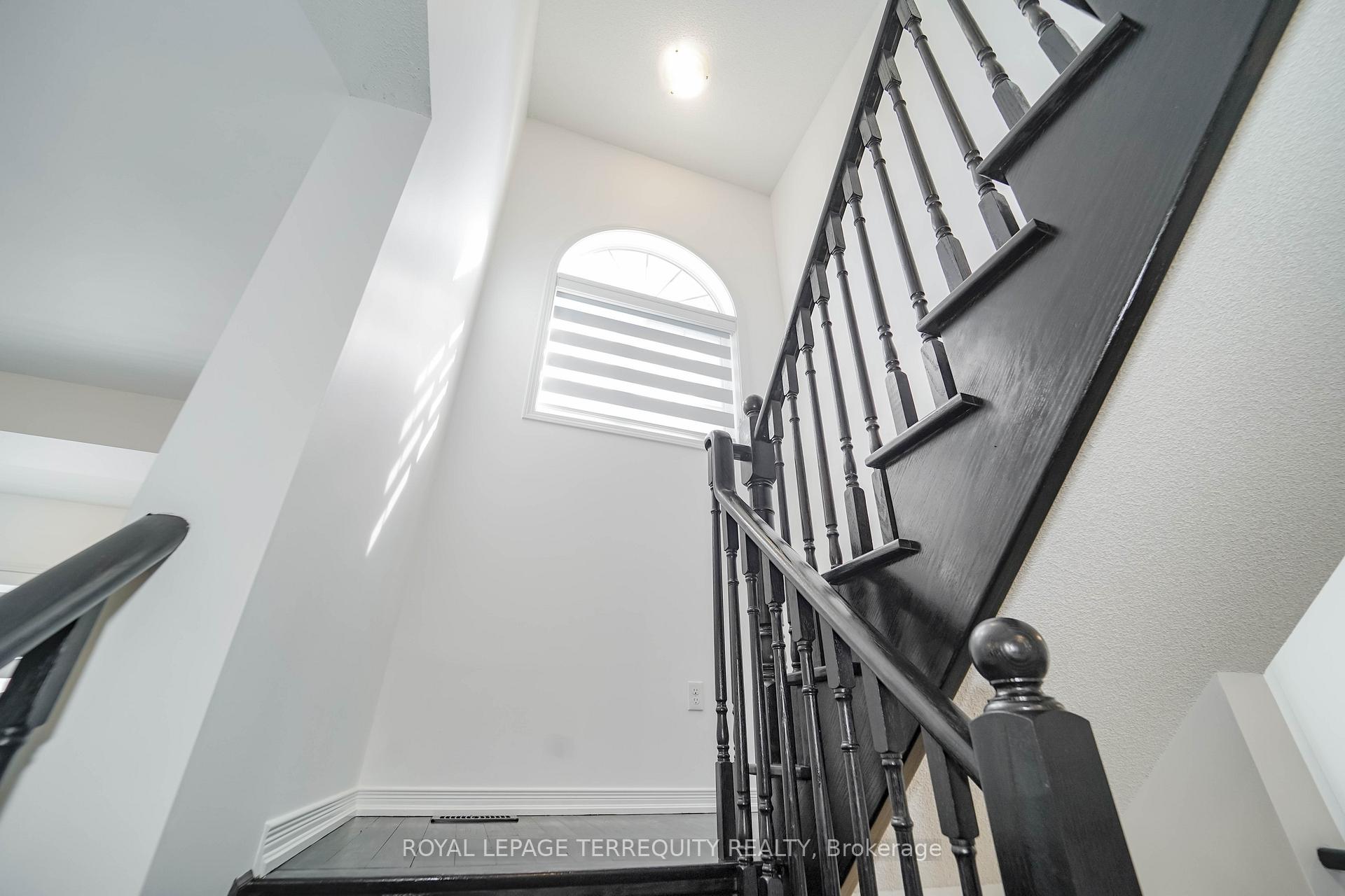 Photo 25 of 2251 Whitewood Crescent, Innisfil, Alcona — HOMEH