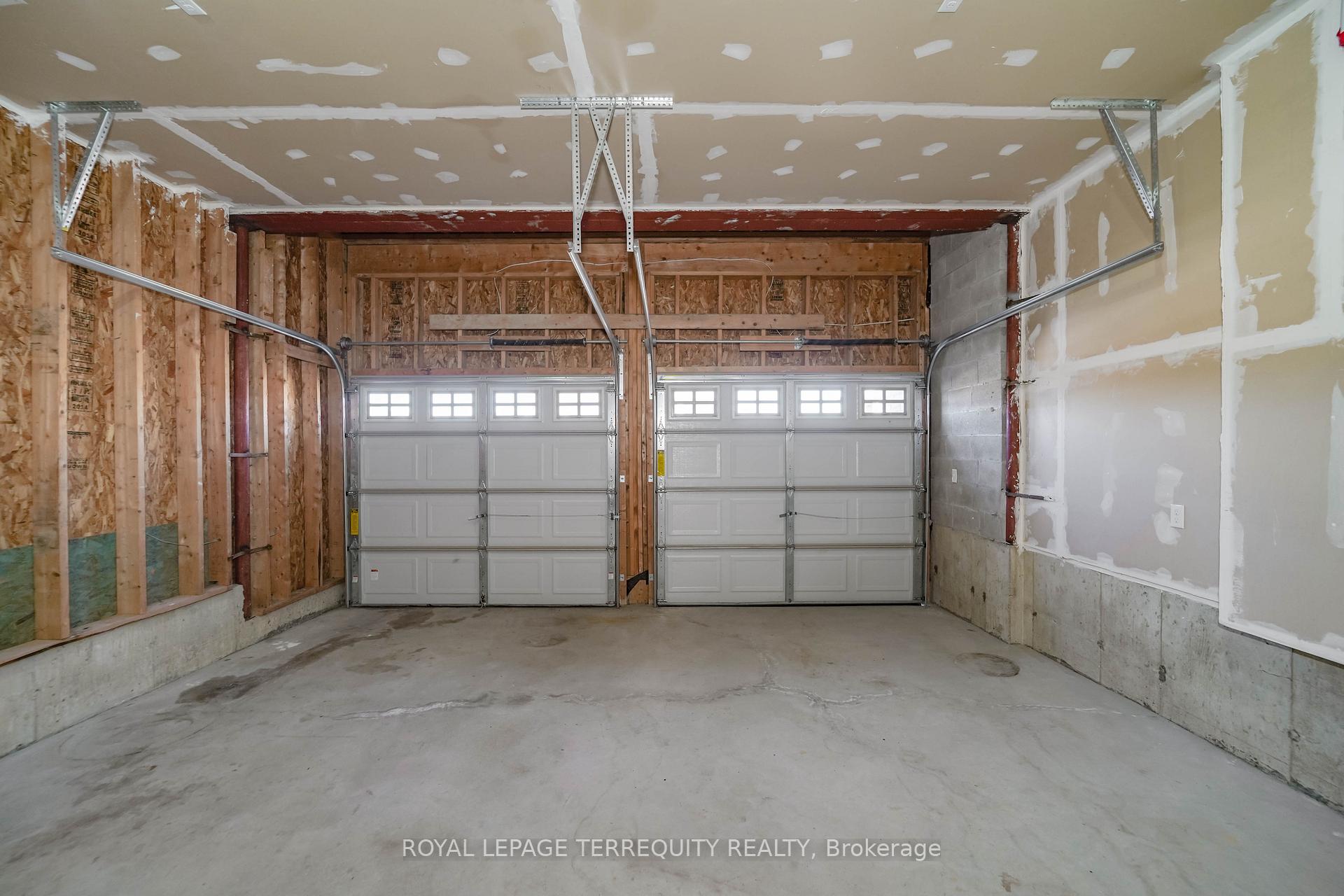 Photo 47 of 2251 Whitewood Crescent, Innisfil, Alcona — HOMEH
