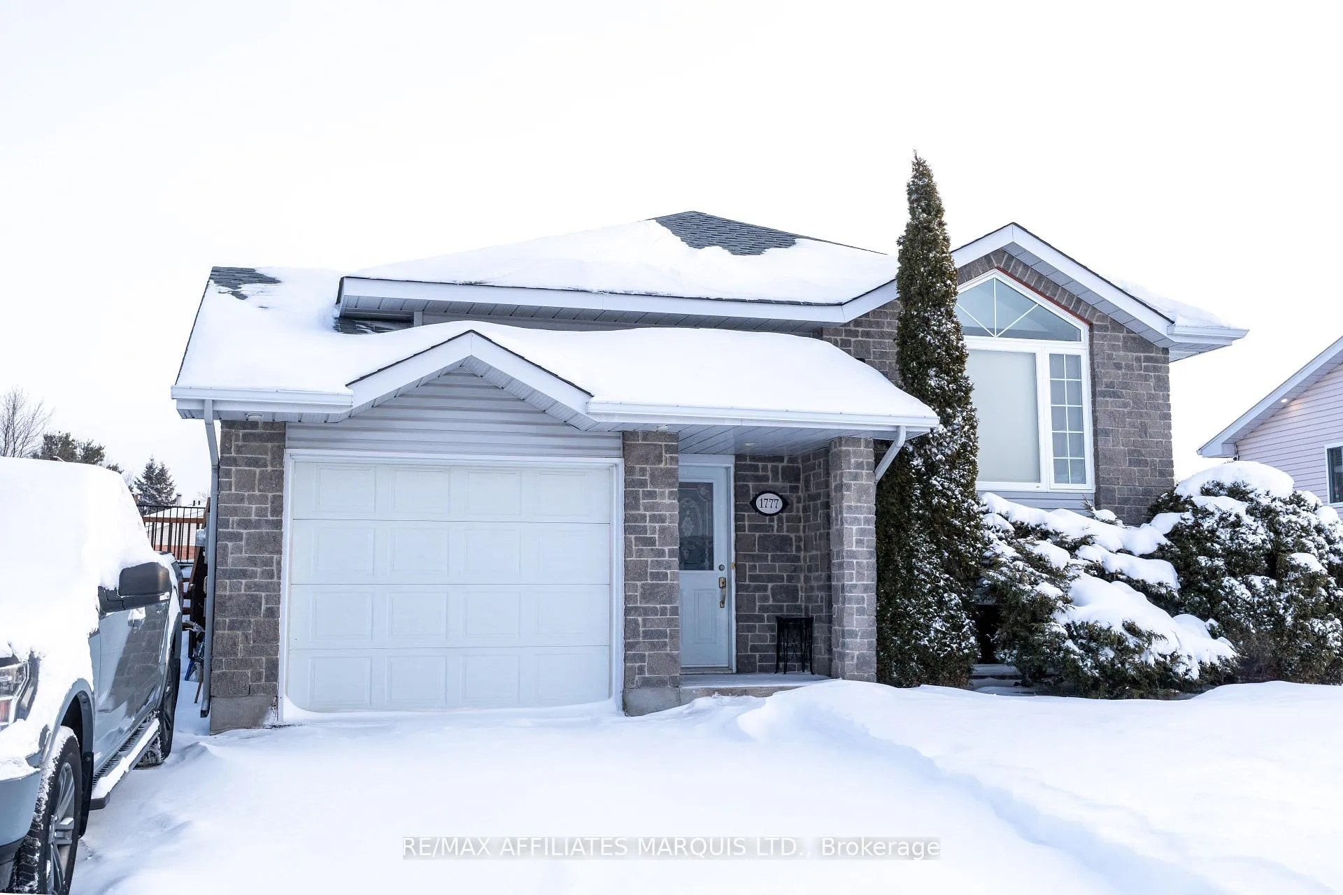 Photo 1 of 1777 Cumberland Street, Cornwall — HOMEH