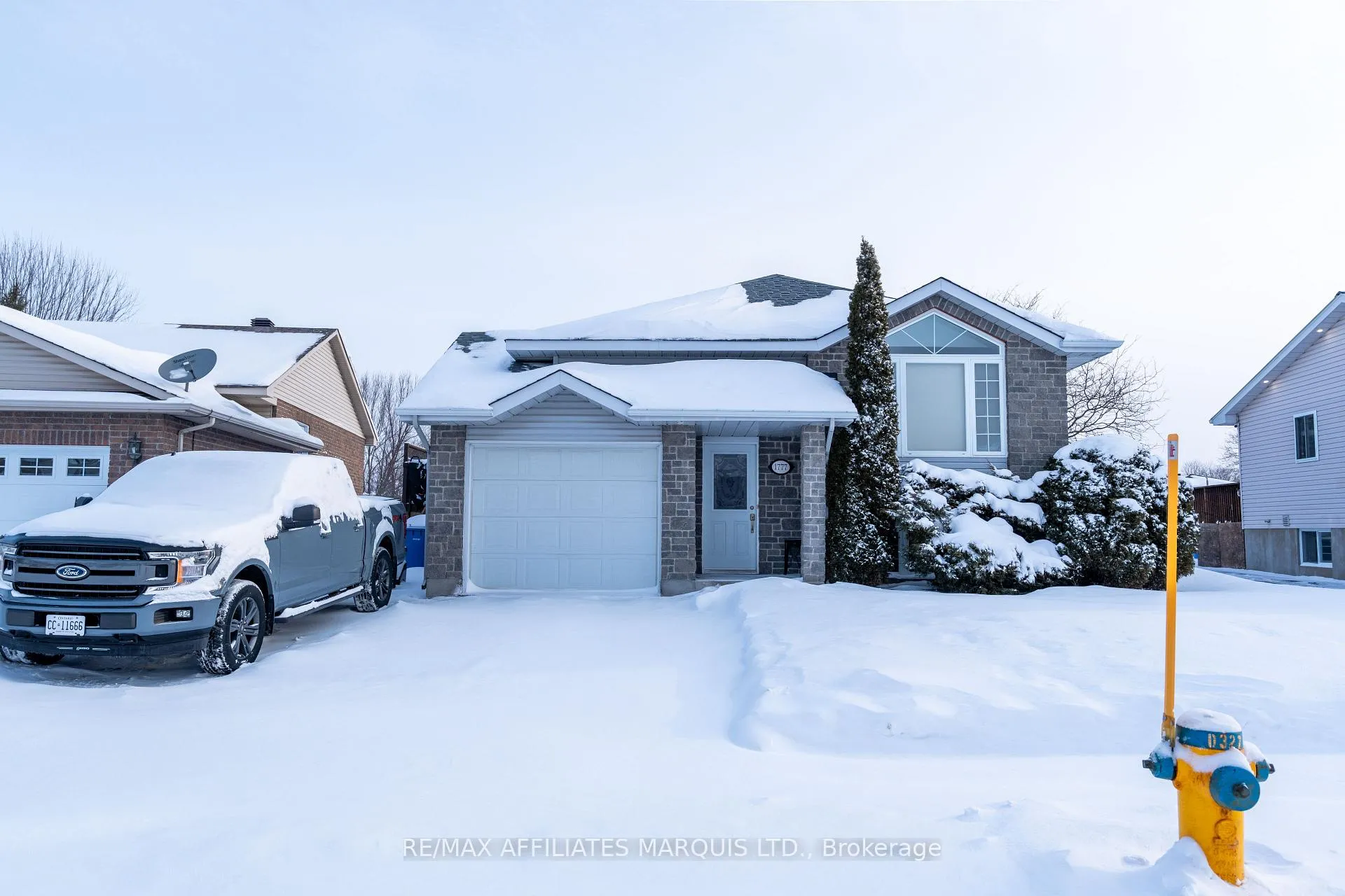 Photo 2 of 1777 Cumberland Street, Cornwall — HOMEH