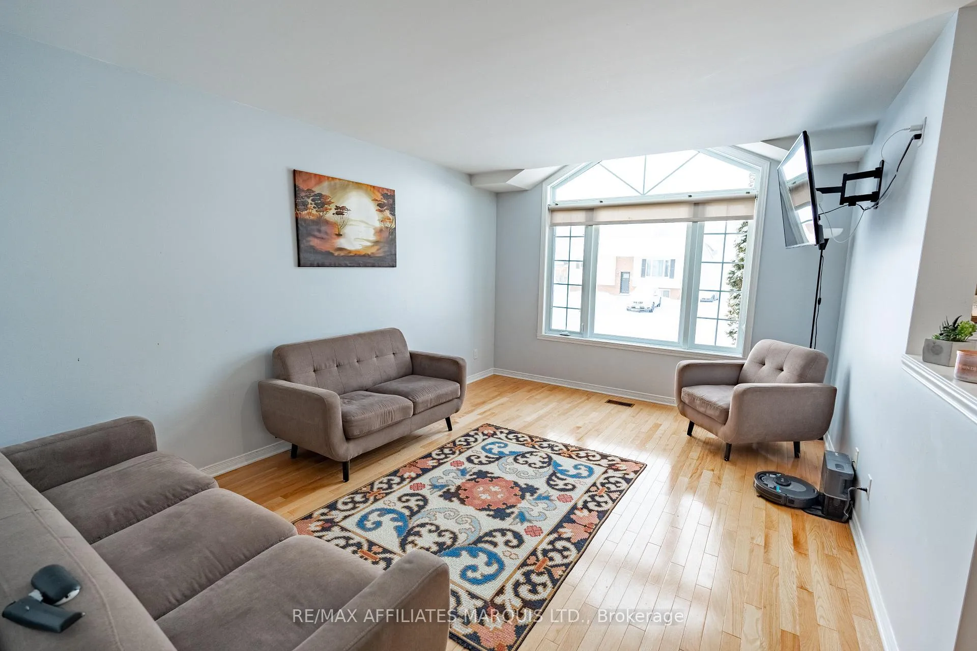 Photo 3 of 1777 Cumberland Street, Cornwall — HOMEH