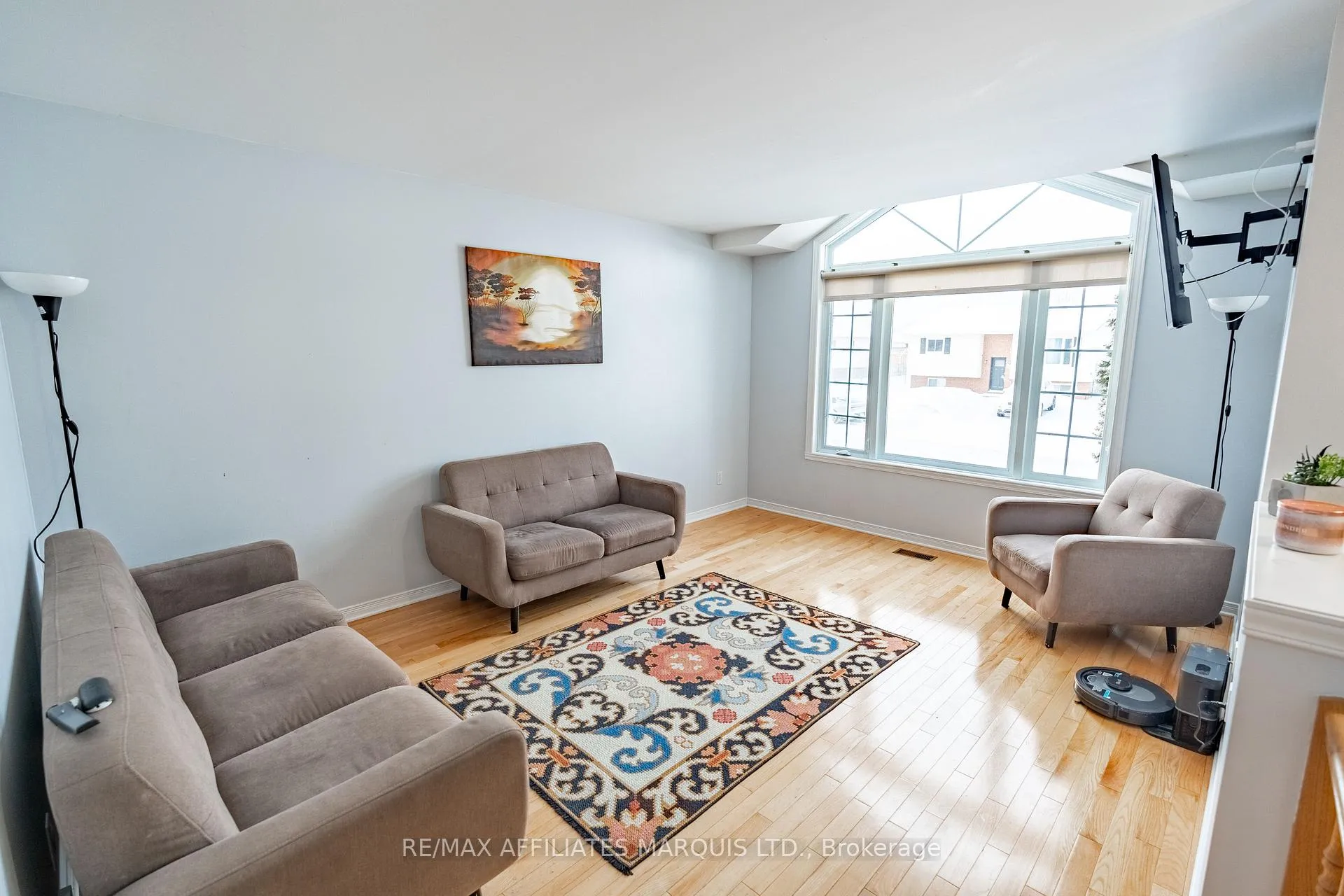 Photo 4 of 1777 Cumberland Street, Cornwall — HOMEH