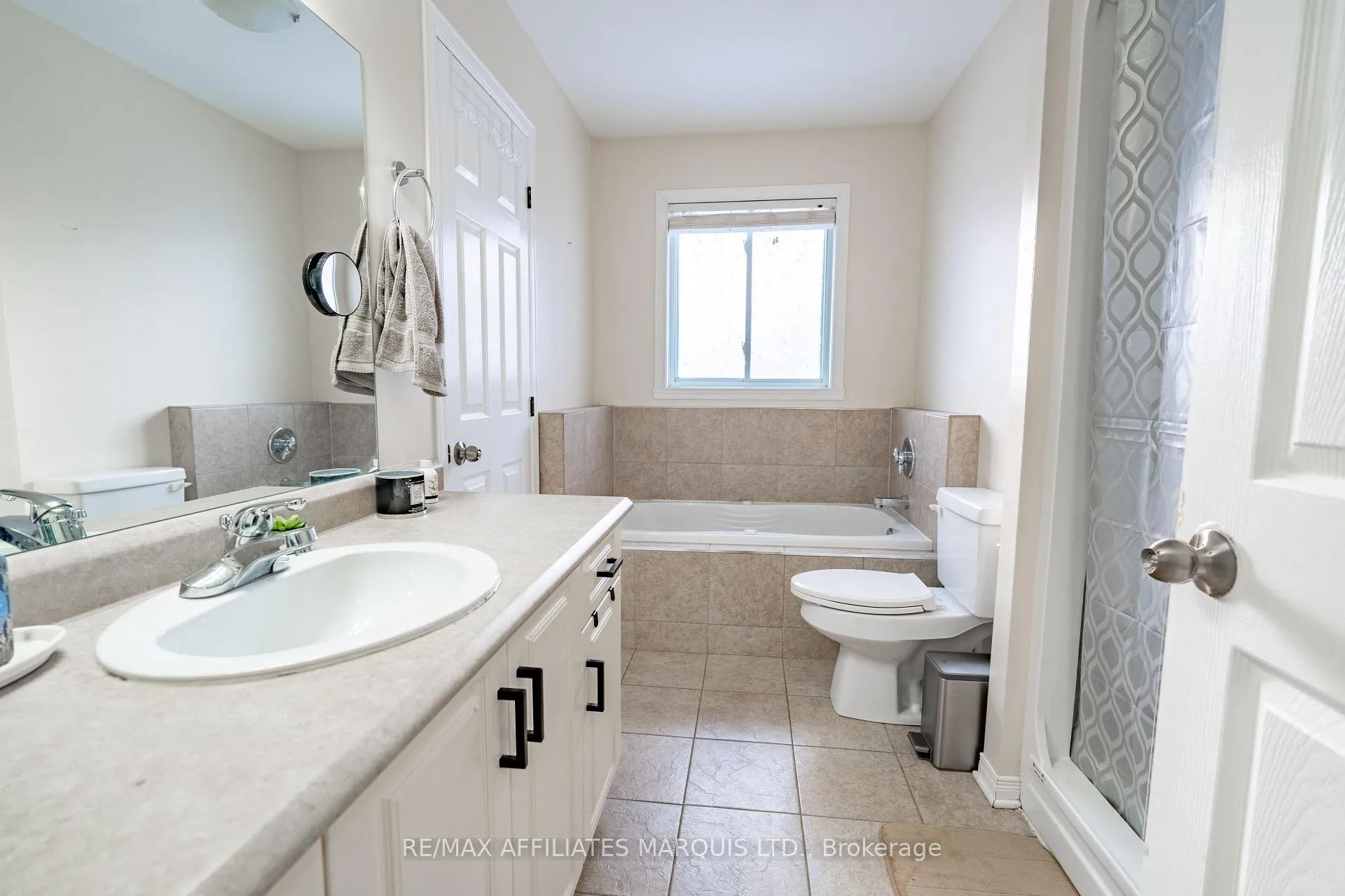 Photo 17 of 1777 Cumberland Street, Cornwall — HOMEH