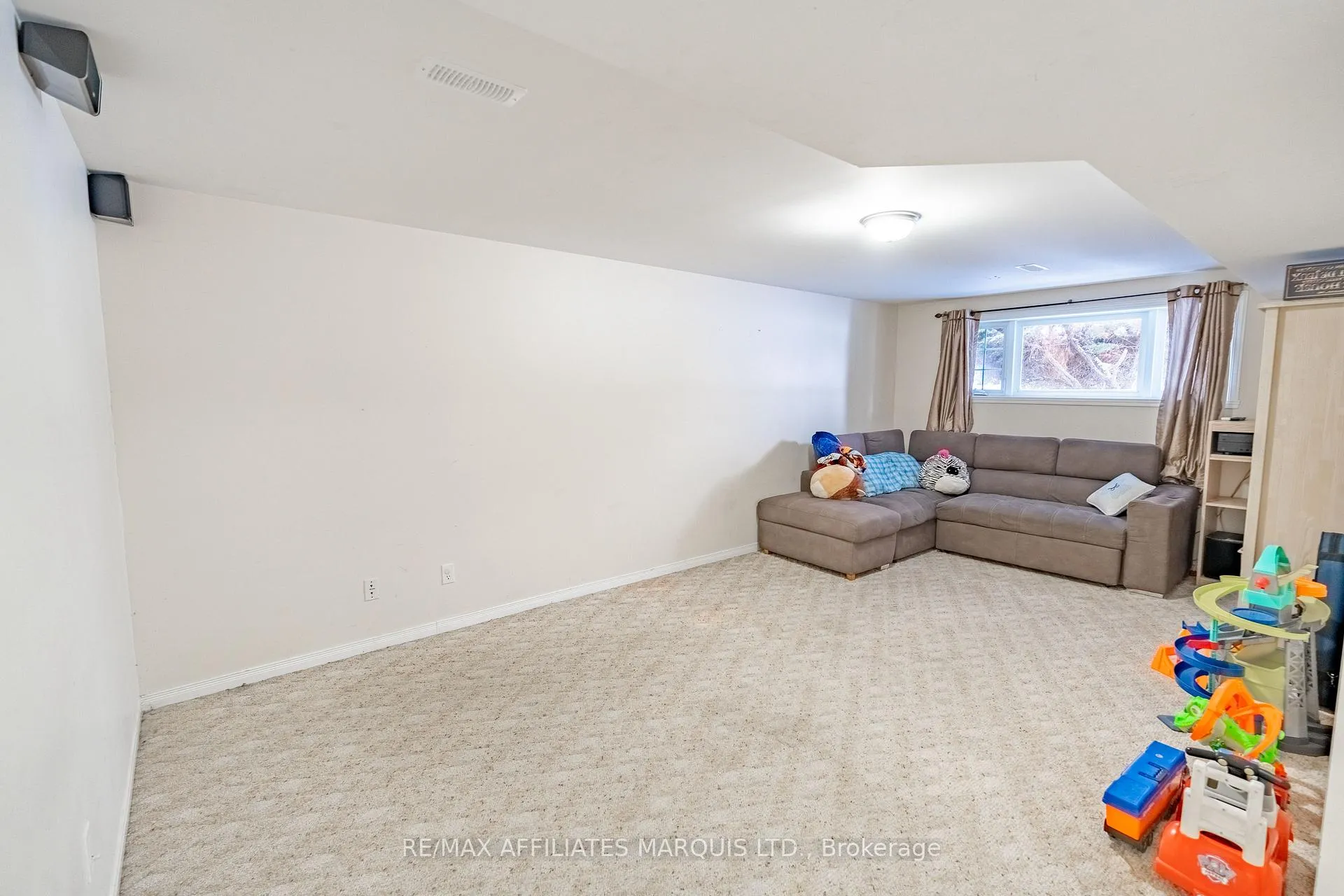Photo 19 of 1777 Cumberland Street, Cornwall — HOMEH