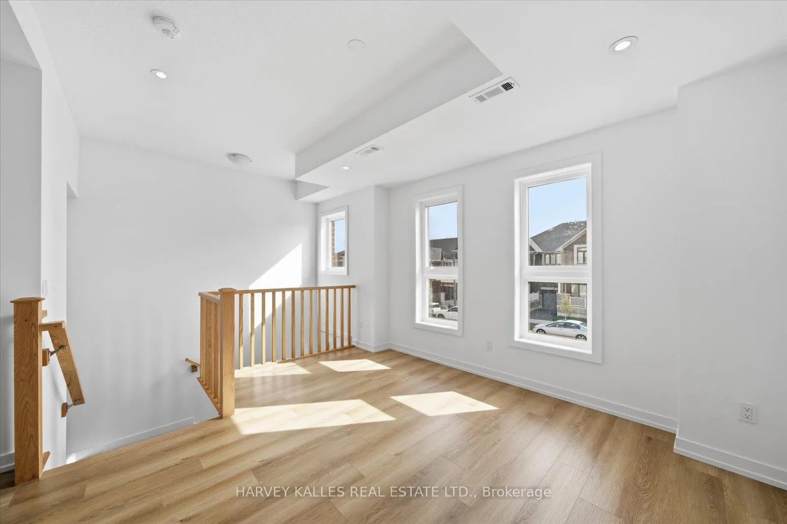 Photo 3 of Unit 47, 61 Great Falls Boulevard, Hamilton, Waterdown — HOMEH