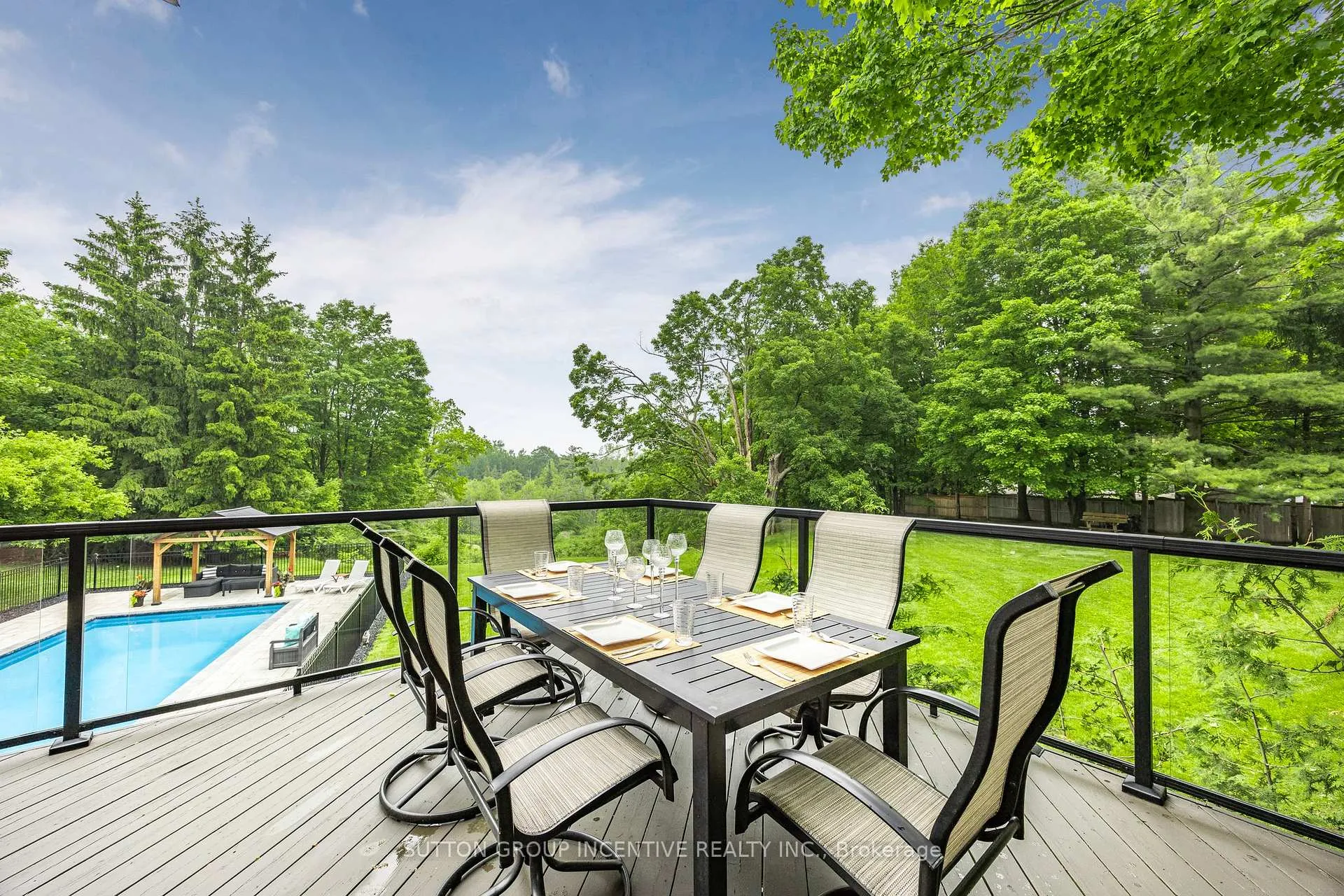 Photo 7 of 214 Hickory Lane, Barrie, Bayshore — HOMEH