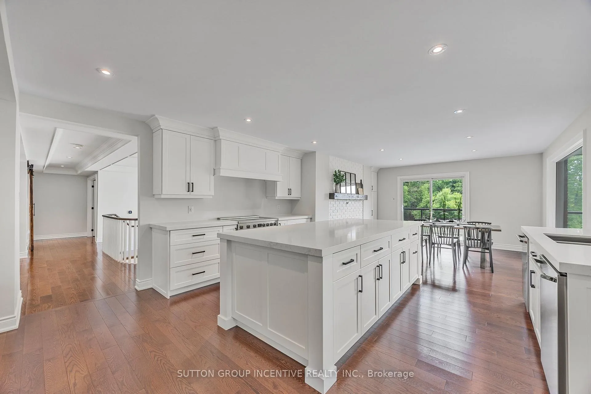 Photo 17 of 214 Hickory Lane, Barrie, Bayshore — HOMEH