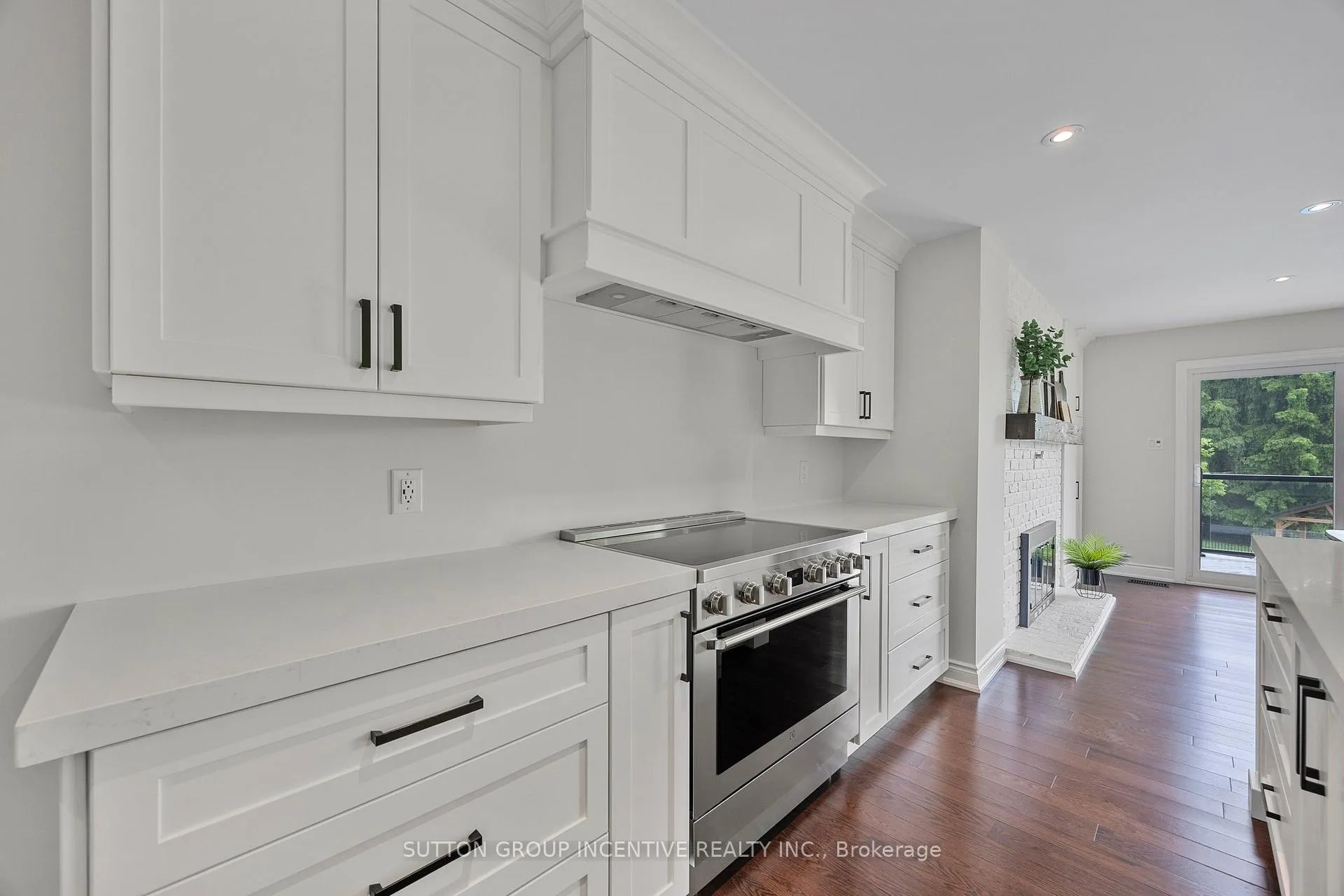 Photo 19 of 214 Hickory Lane, Barrie, Bayshore — HOMEH