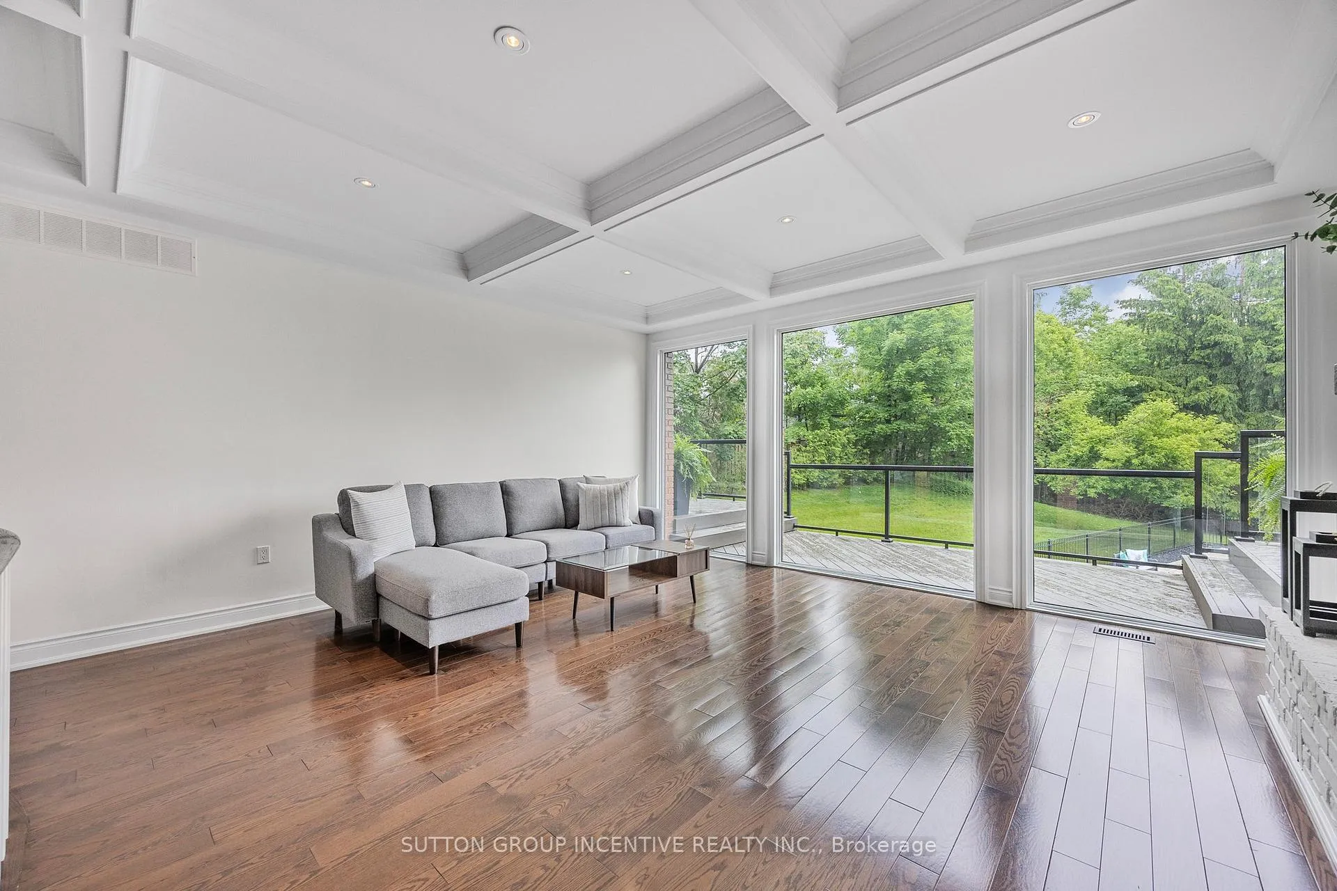 Photo 25 of 214 Hickory Lane, Barrie, Bayshore — HOMEH