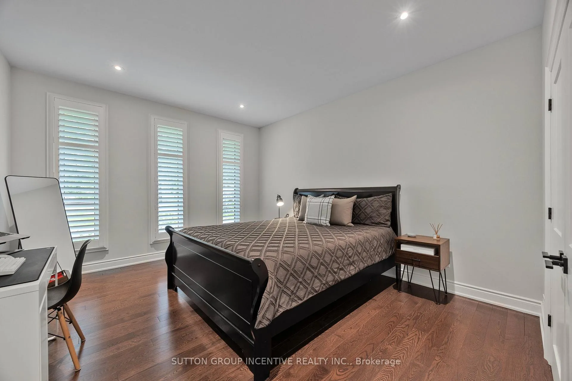 Photo 33 of 214 Hickory Lane, Barrie, Bayshore — HOMEH