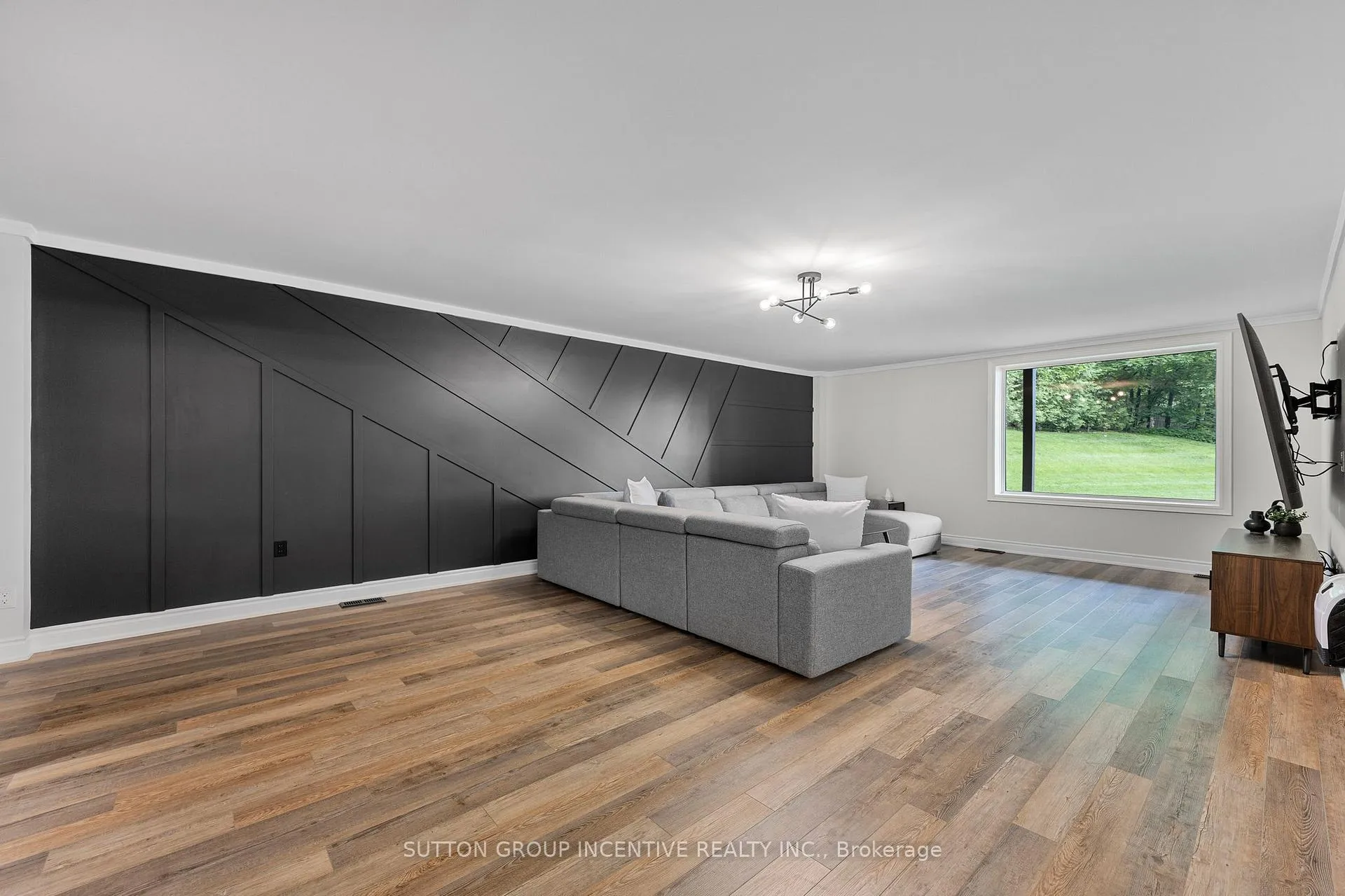 Photo 37 of 214 Hickory Lane, Barrie, Bayshore — HOMEH