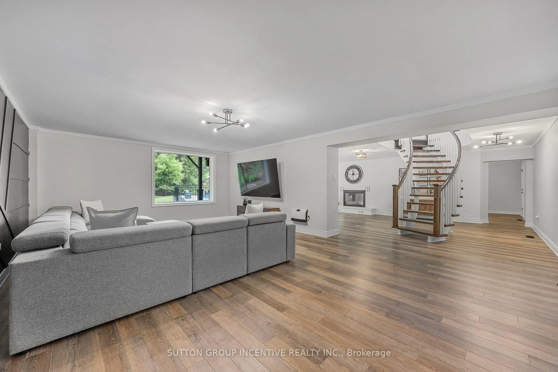 Photo 39 of 214 Hickory Lane, Barrie, Bayshore — HOMEH