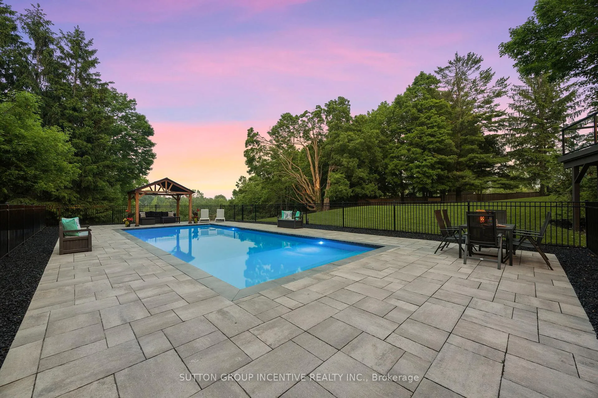 Photo 45 of 214 Hickory Lane, Barrie, Bayshore — HOMEH