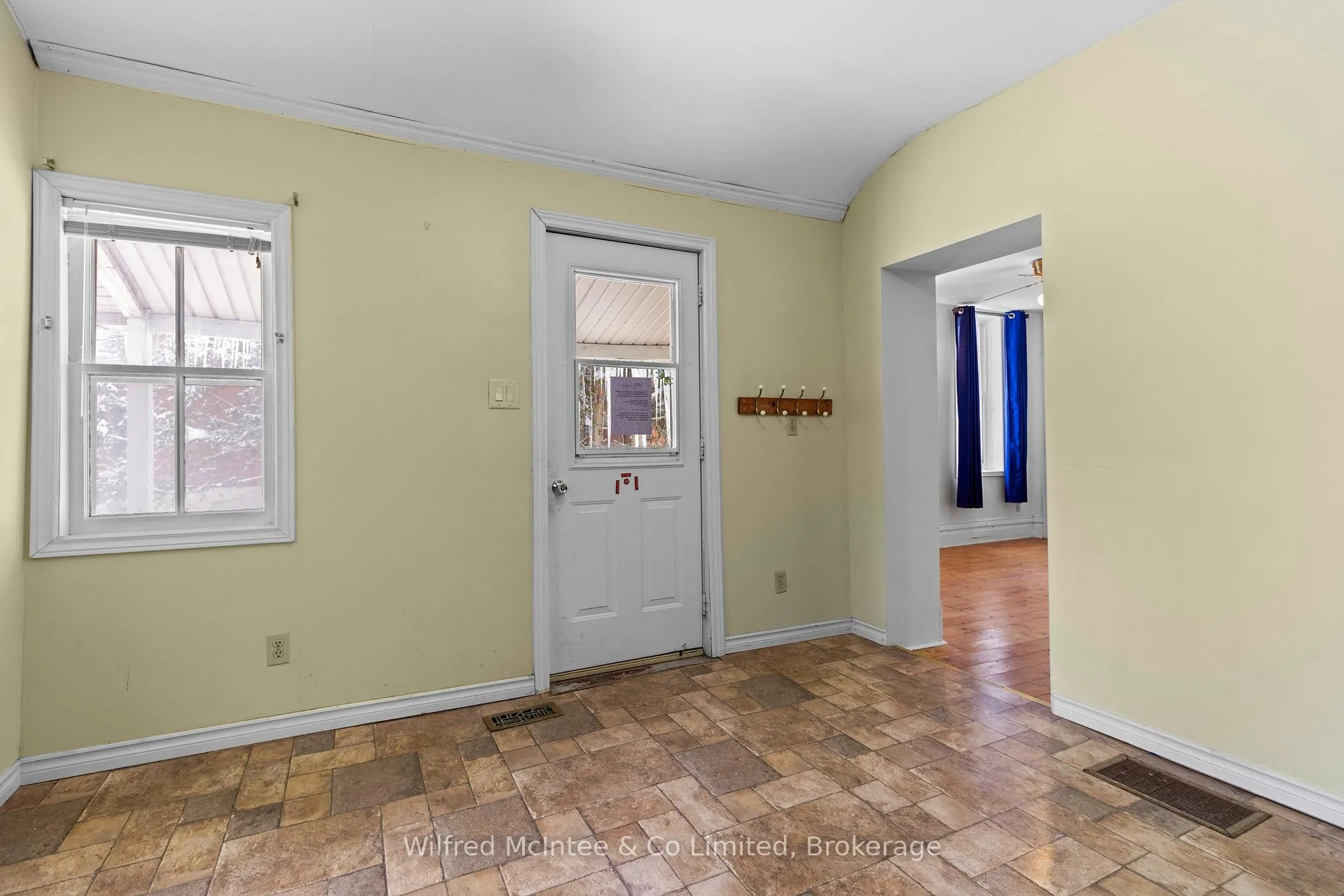 Photo 16 of 401 Josephine Street, North Huron, Wingham — HOMEH