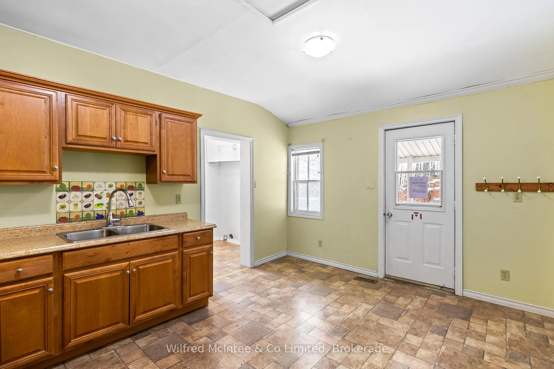 Photo 17 of 401 Josephine Street, North Huron, Wingham — HOMEH