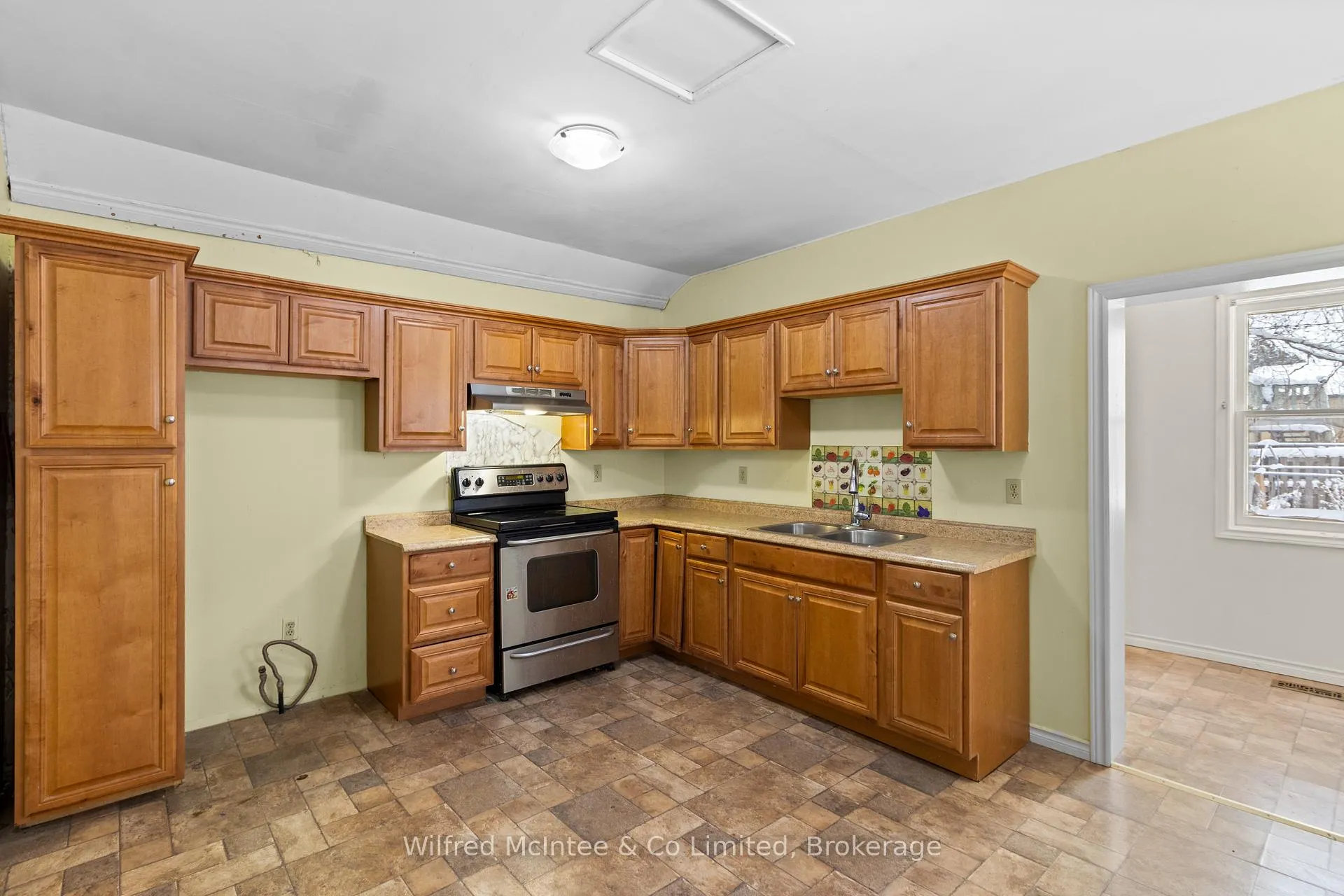 Photo 18 of 401 Josephine Street, North Huron, Wingham — HOMEH