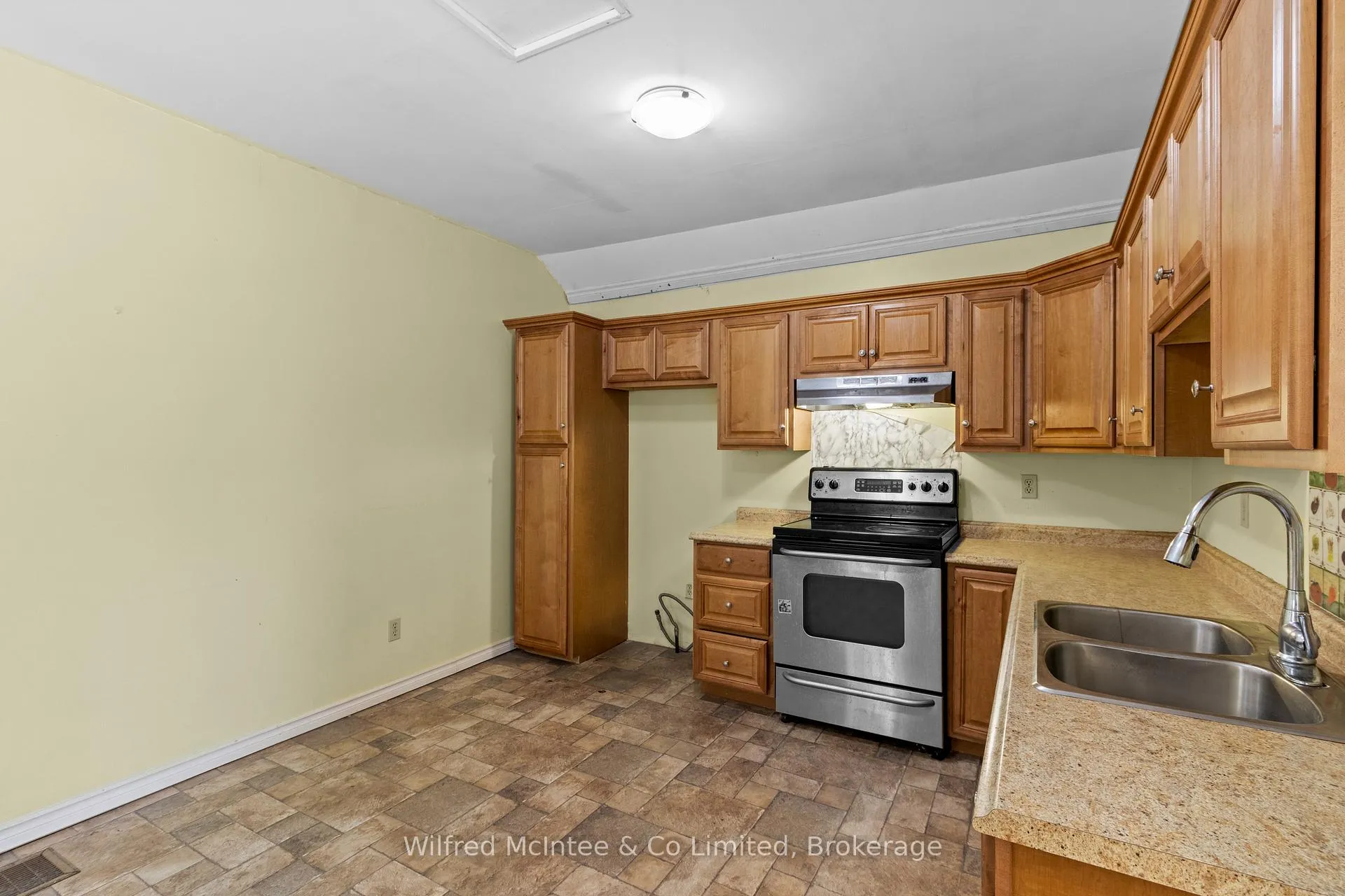 Photo 19 of 401 Josephine Street, North Huron, Wingham — HOMEH