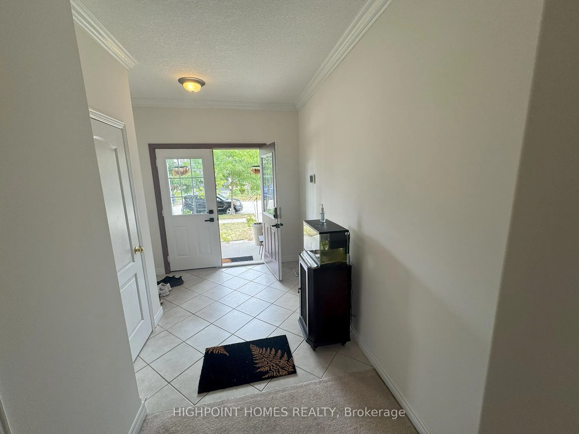 Photo 2 of Unit Room 3, 770 Brandenburg Boulevard, Waterloo, Upper Beechwood — HOMEH