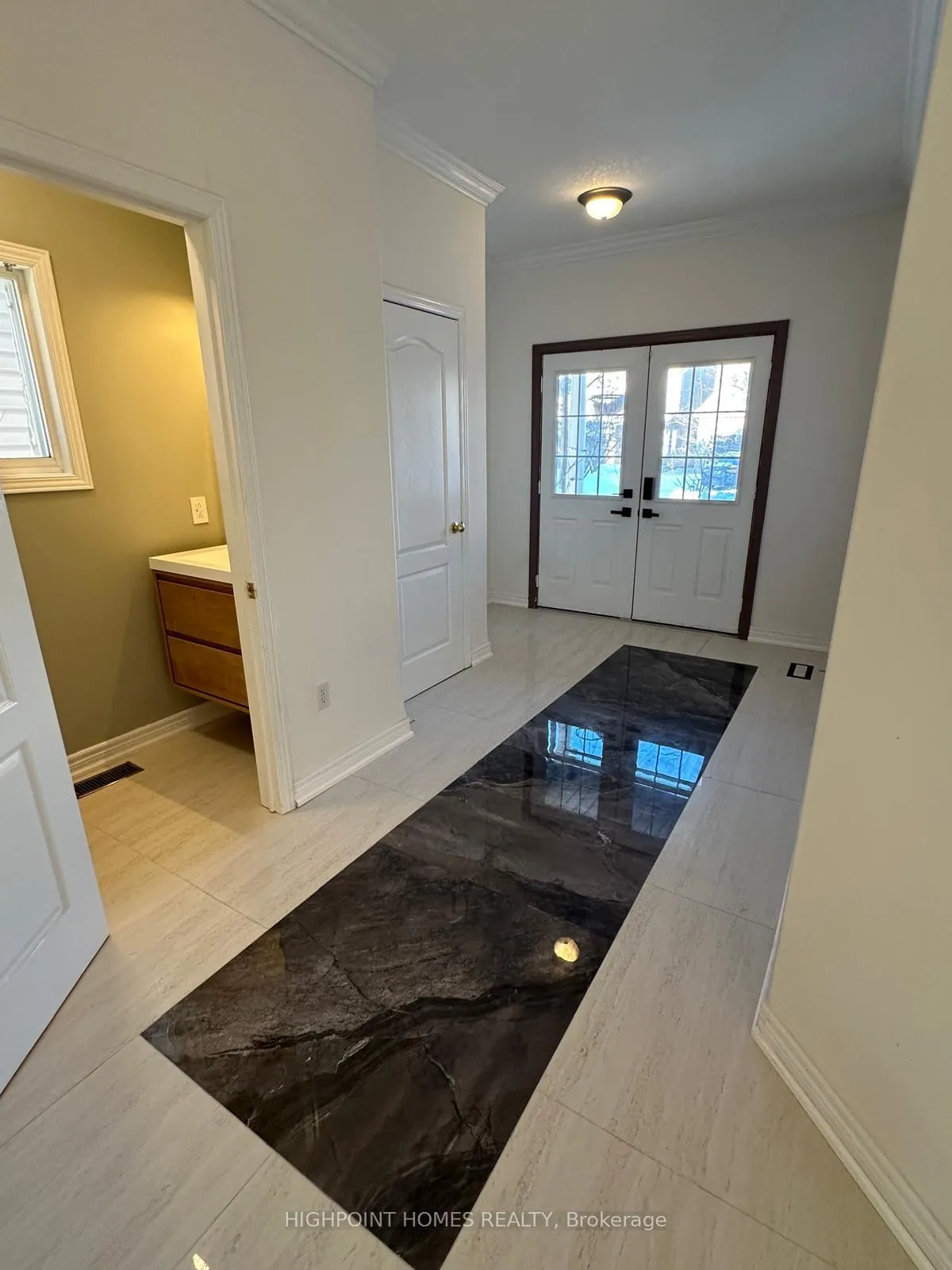 Photo 4 of Unit Room 3, 770 Brandenburg Boulevard, Waterloo, Upper Beechwood — HOMEH