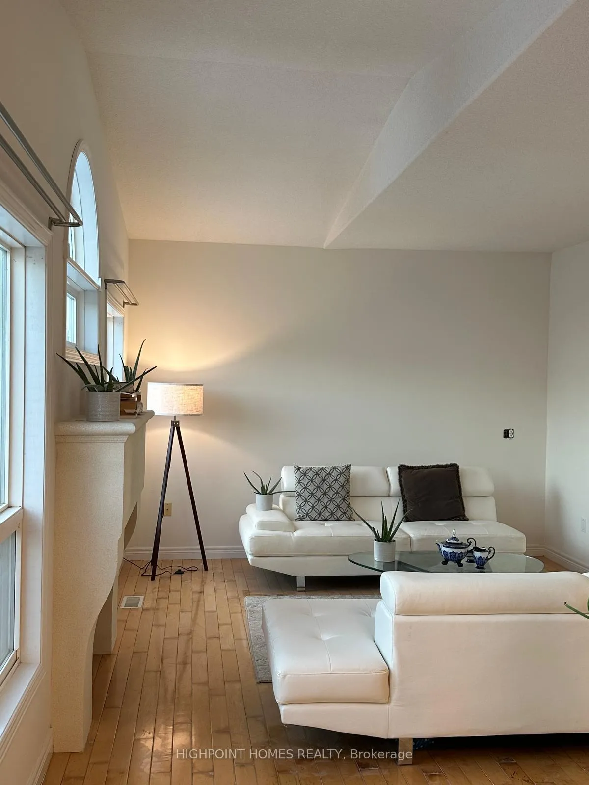 Photo 11 of Unit Room 3, 770 Brandenburg Boulevard, Waterloo, Upper Beechwood — HOMEH