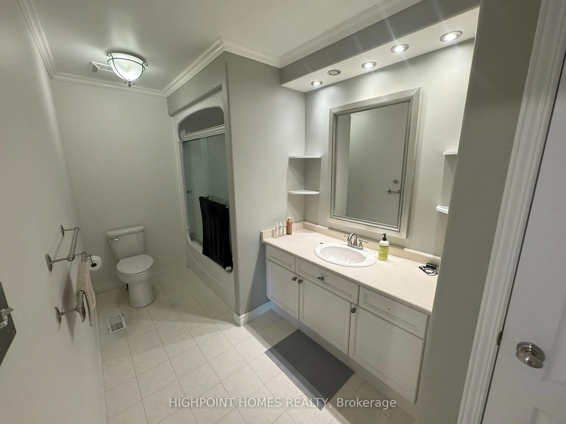 Photo 21 of Unit Room 3, 770 Brandenburg Boulevard, Waterloo, Upper Beechwood — HOMEH