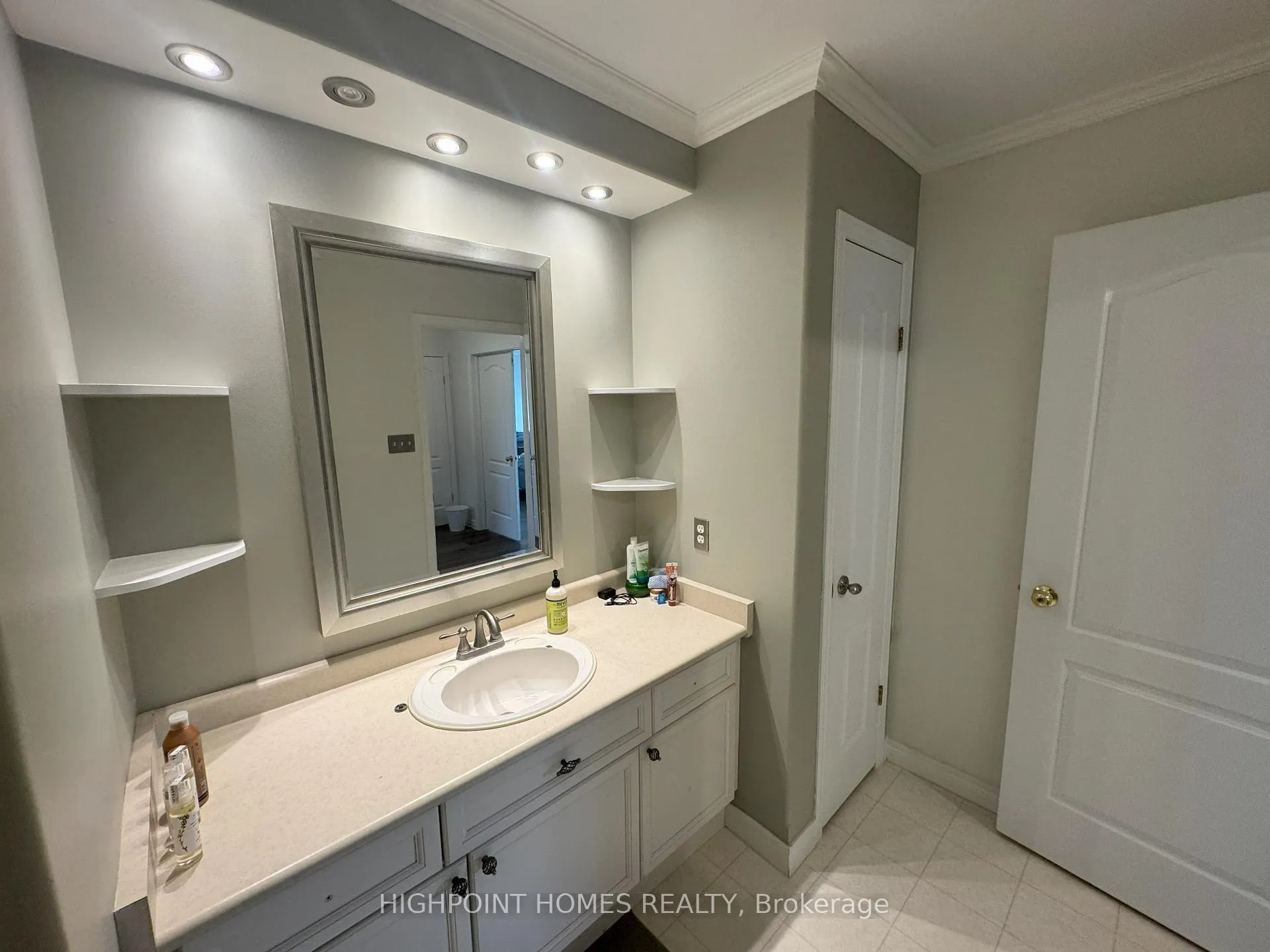 Photo 22 of Unit Room 3, 770 Brandenburg Boulevard, Waterloo, Upper Beechwood — HOMEH