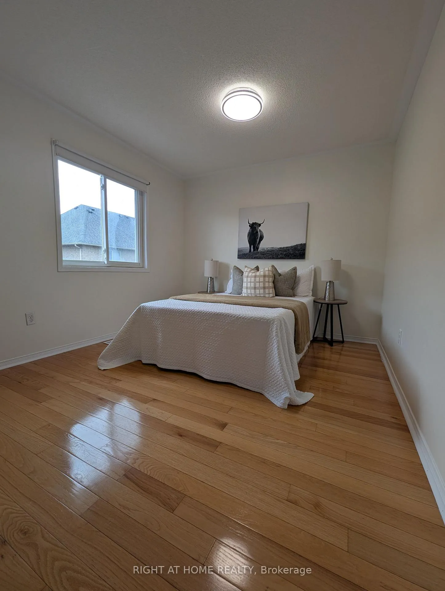 Photo 8 of 158 Hollywood hill Circle, Vaughan, Vellore Village — HOMEH