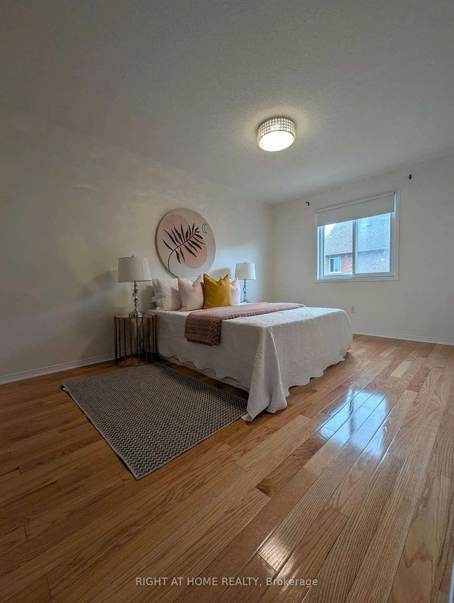Photo 9 of 158 Hollywood hill Circle, Vaughan, Vellore Village — HOMEH