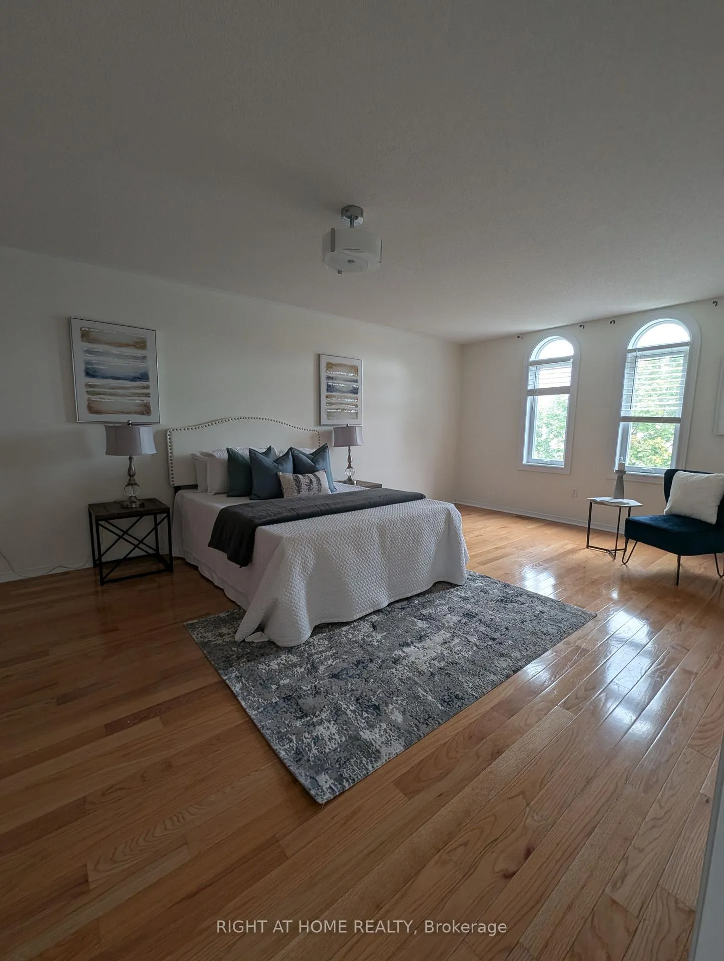 Photo 15 of 158 Hollywood hill Circle, Vaughan, Vellore Village — HOMEH