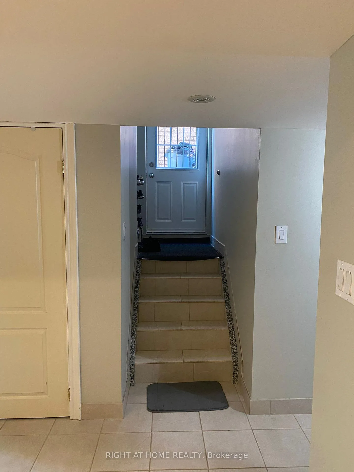 Photo 19 of 158 Hollywood hill Circle, Vaughan, Vellore Village — HOMEH