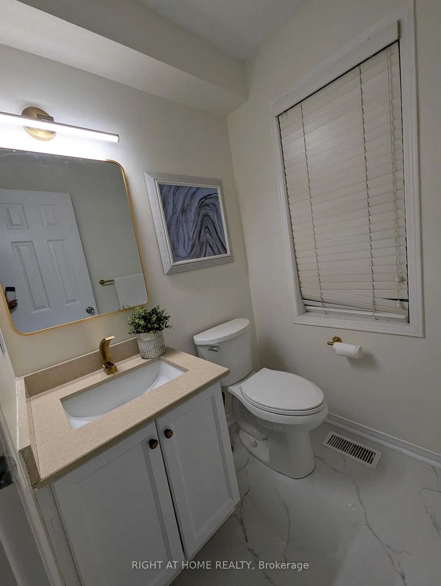 Photo 22 of 158 Hollywood hill Circle, Vaughan, Vellore Village — HOMEH