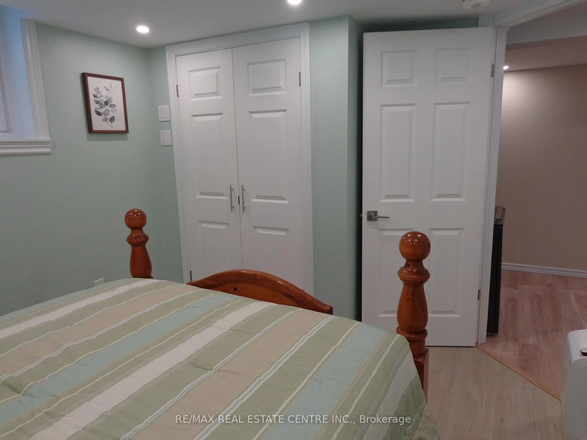 Photo 6 of 76 Lynch Circle, Guelph, Pineridge/Westminster Woods — HOMEH