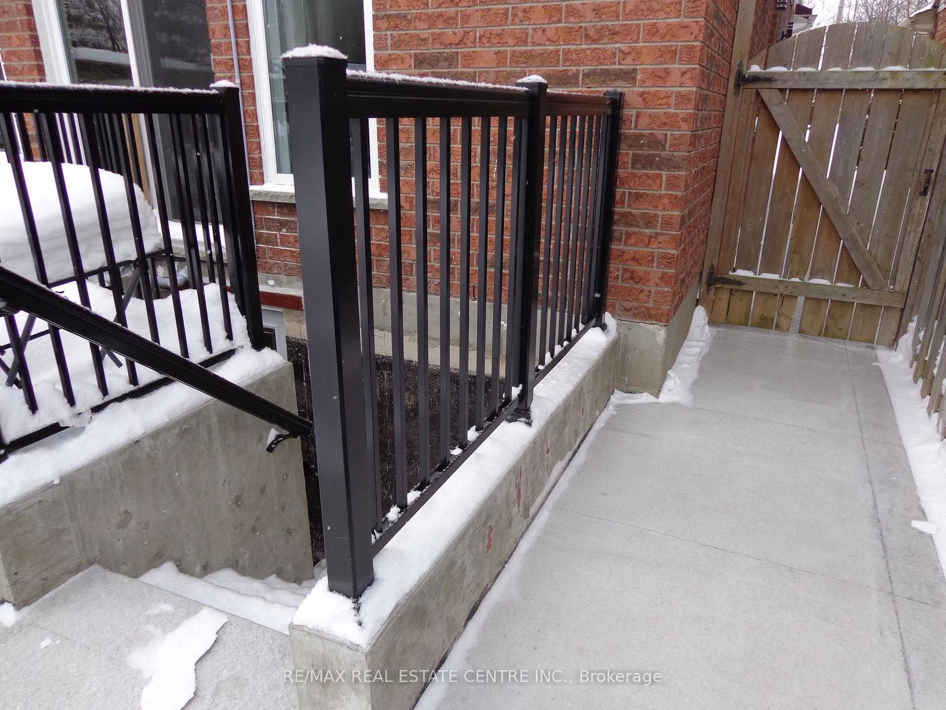 Photo 9 of 76 Lynch Circle, Guelph, Pineridge/Westminster Woods — HOMEH