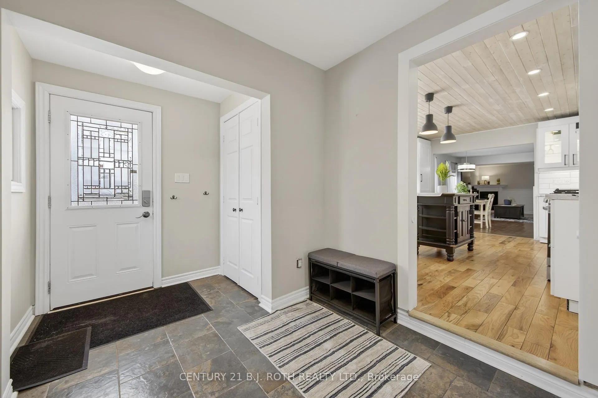 Photo 5 of 860 Adams Road, Innisfil, Alcona — HOMEH