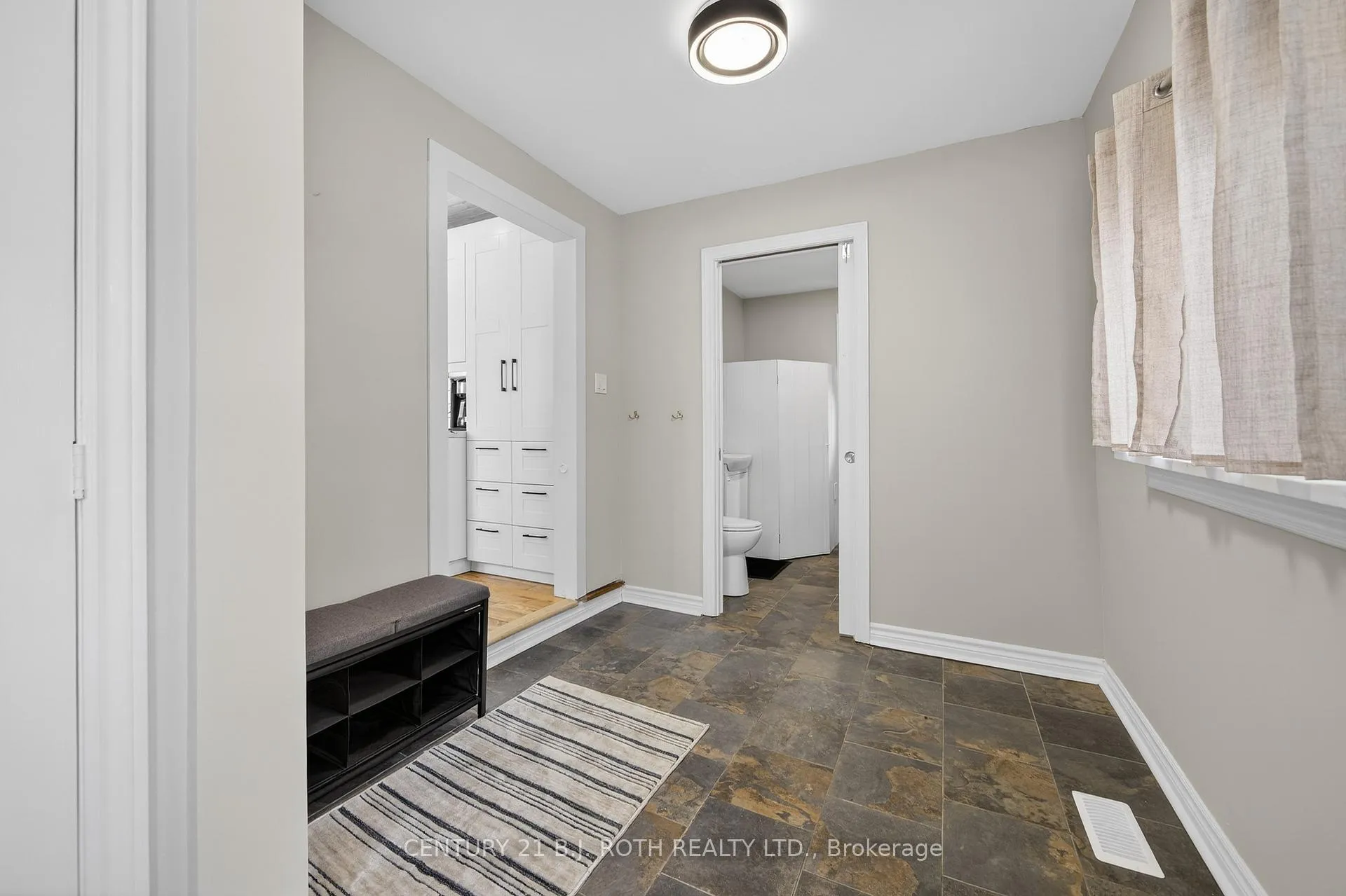 Photo 6 of 860 Adams Road, Innisfil, Alcona — HOMEH