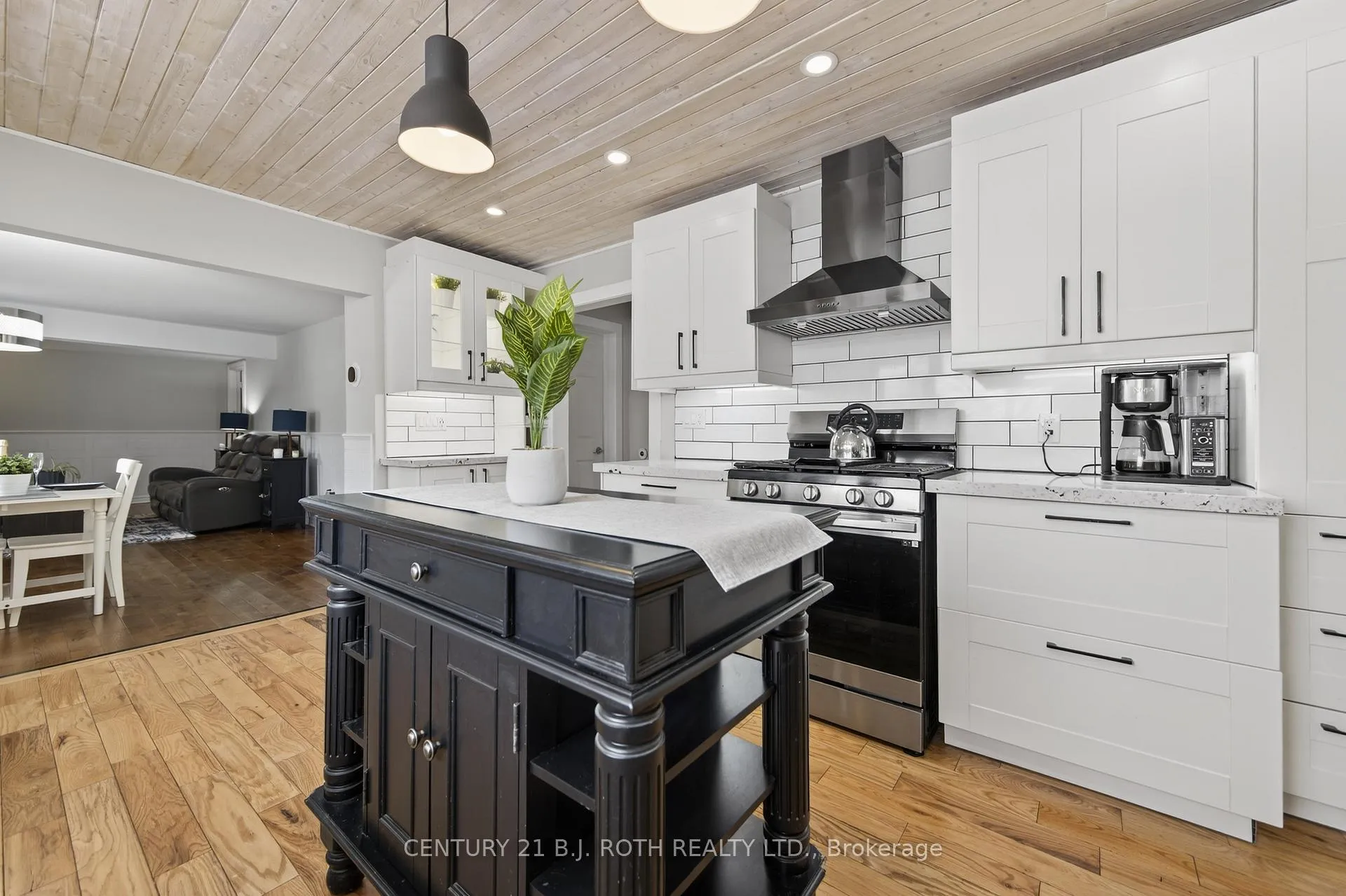 Photo 9 of 860 Adams Road, Innisfil, Alcona — HOMEH