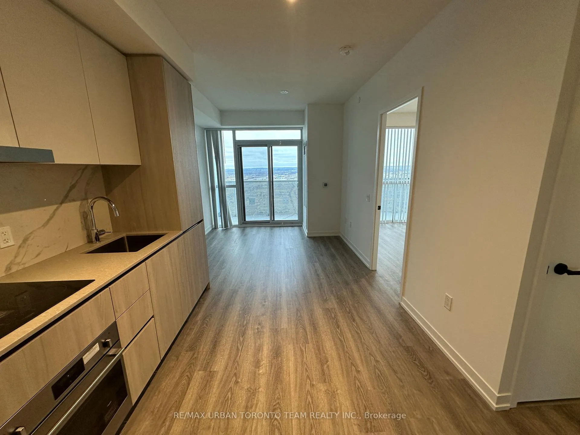 Photo 2 of Unit 5205, 8 Interchange Way, Vaughan, Vaughan Corporate Centre — HOMEH