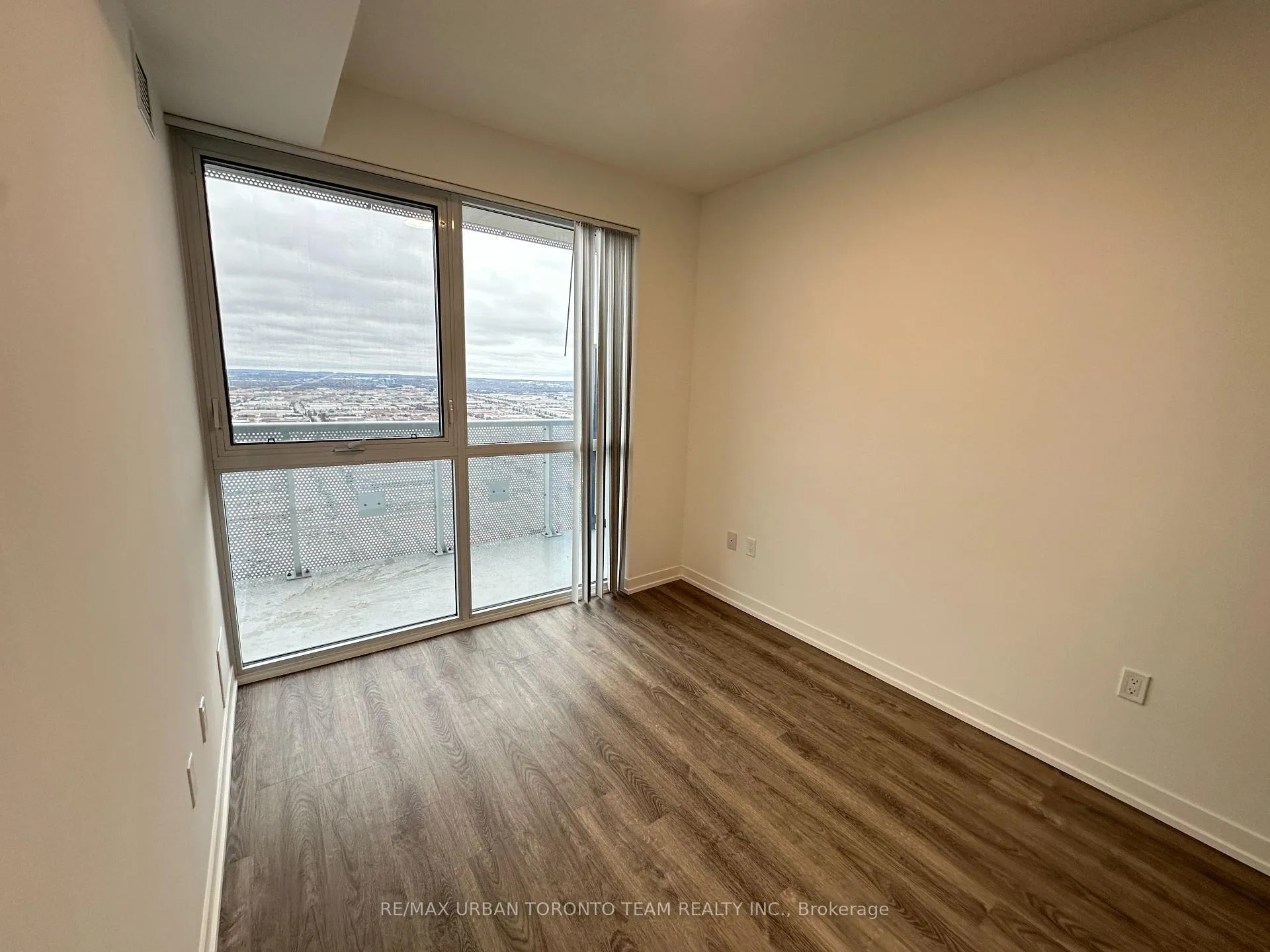 Photo 11 of Unit 5205, 8 Interchange Way, Vaughan, Vaughan Corporate Centre — HOMEH