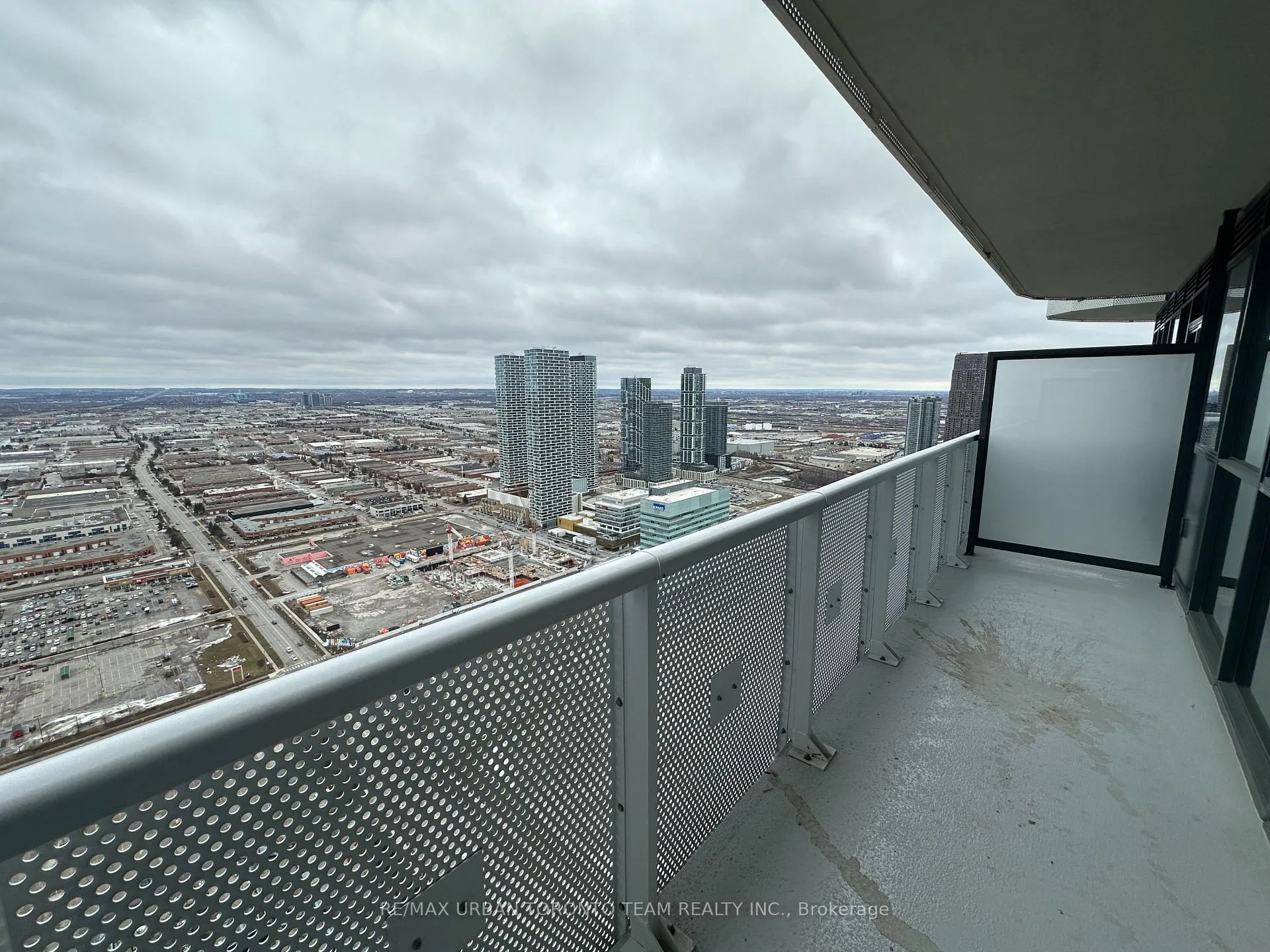 Photo 13 of Unit 5205, 8 Interchange Way, Vaughan, Vaughan Corporate Centre — HOMEH