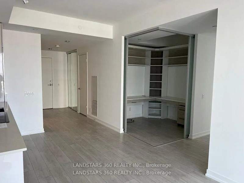 Photo 5 of Unit 5601, 5 Buttermill Avenue, Vaughan, Vaughan Corporate Centre — HOMEH