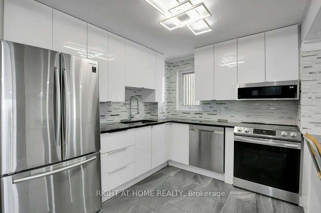 Photo 16 of Unit 1406, 1171 Ambleside Drive, Ottawa, Woodroffe — HOMEH
