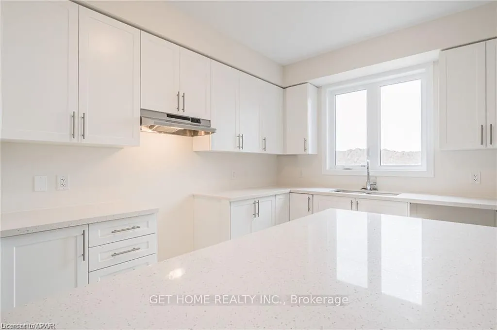 Photo 11 of 520 Beckview Crescent, Kitchener — HOMEH