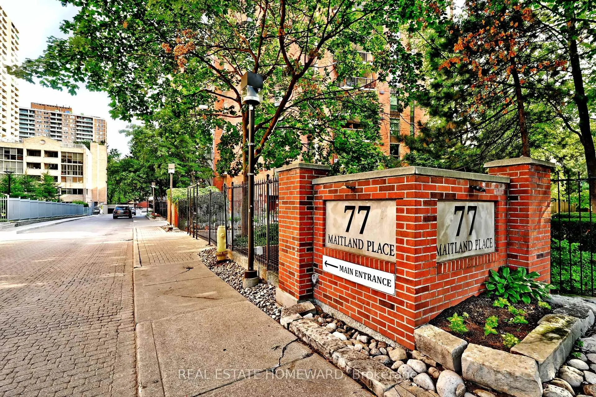Front of Unit 623, 77 Maitland Place