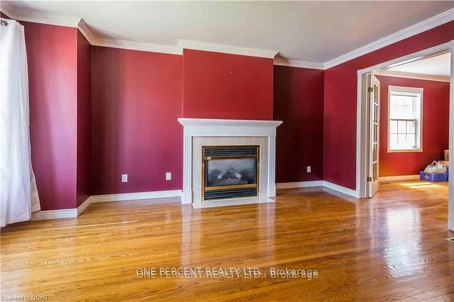 Photo 3 of Unit Upper Level, 43 Sherwood Crescent, Belleville, Belleville Ward — HOMEH