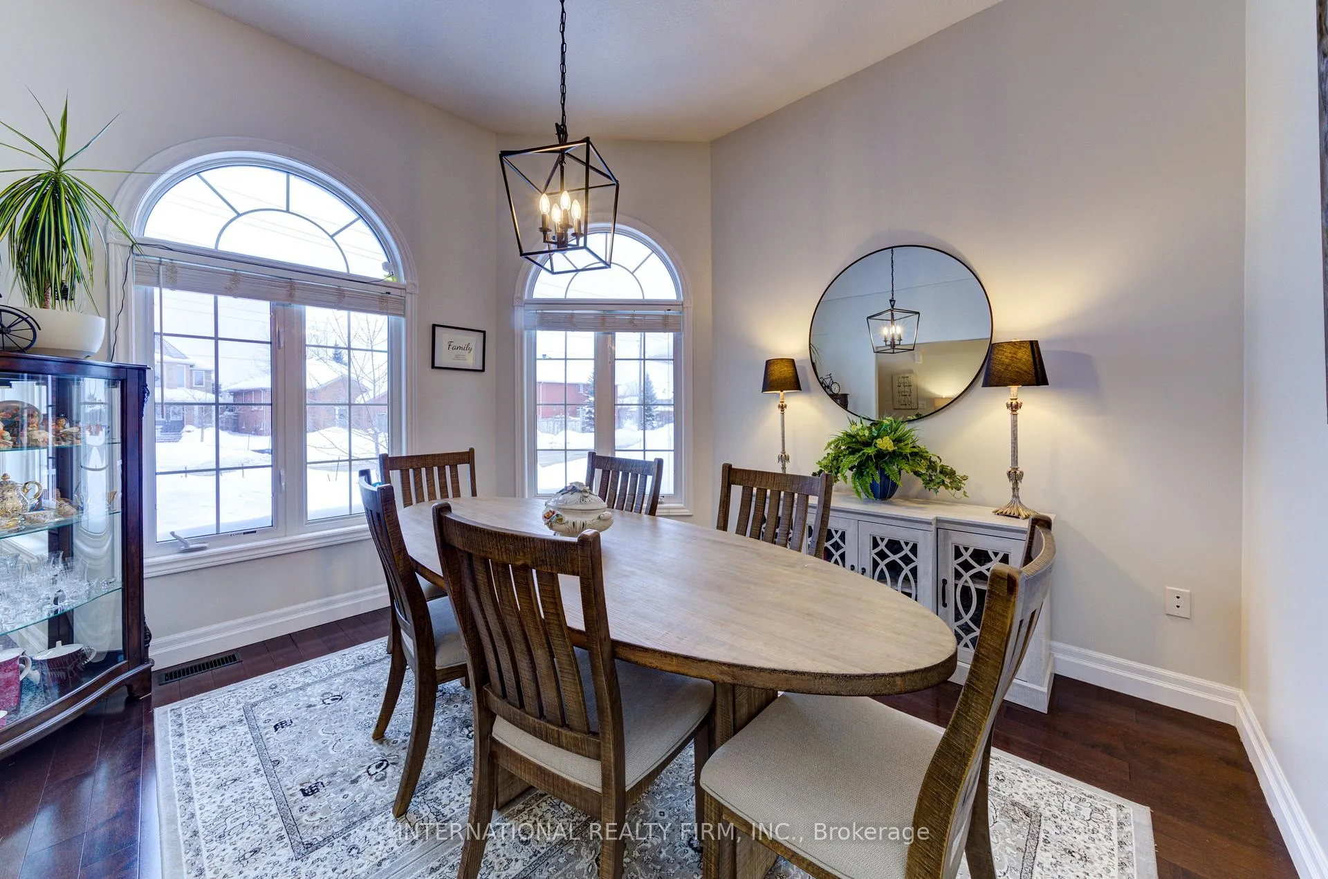 Photo 6 of 20 Prince William Way, Barrie, Innis-Shore — HOMEH